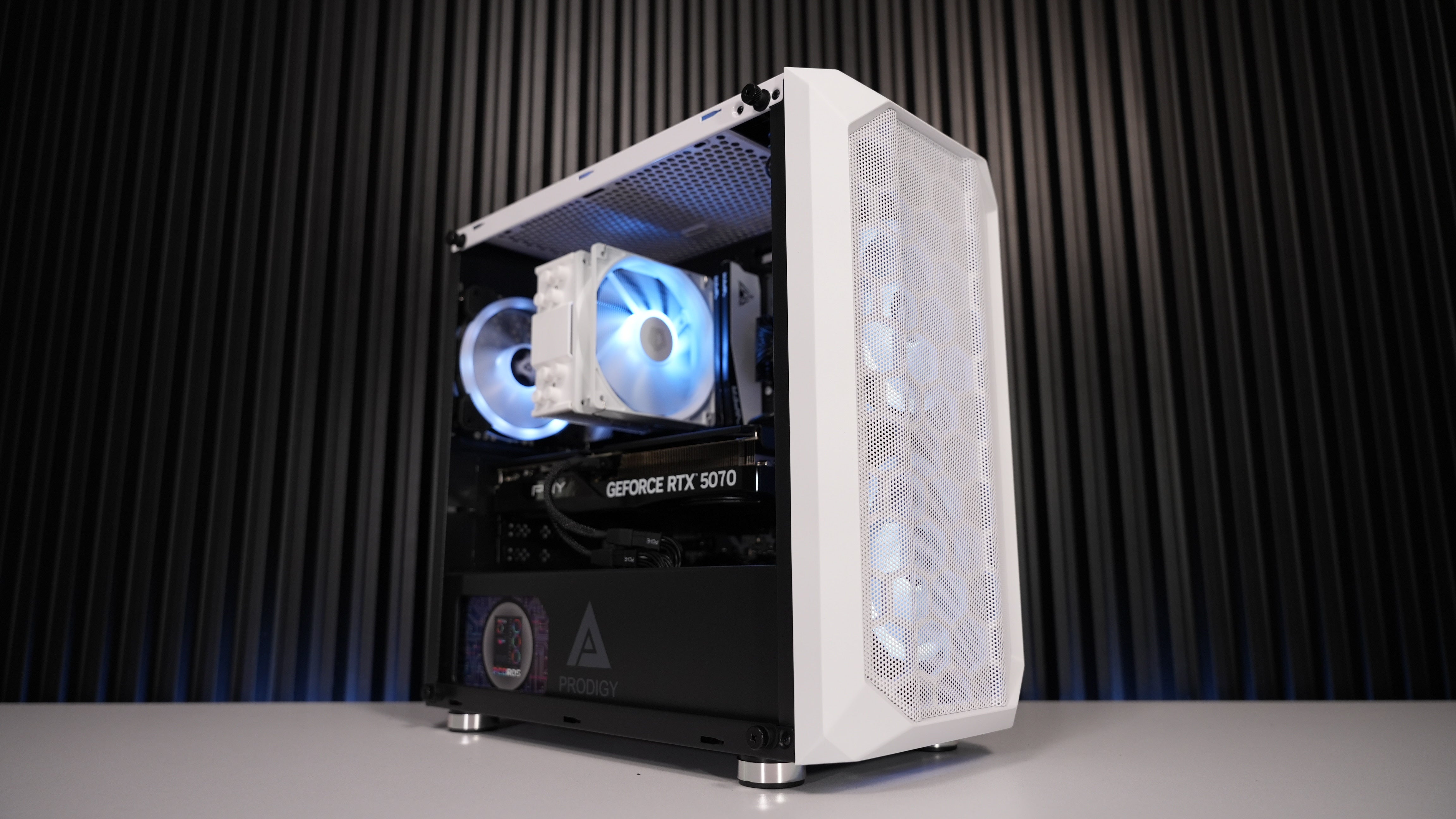 Ryzen 5 7600X + RTX 5070 Gaming/Streaming PC