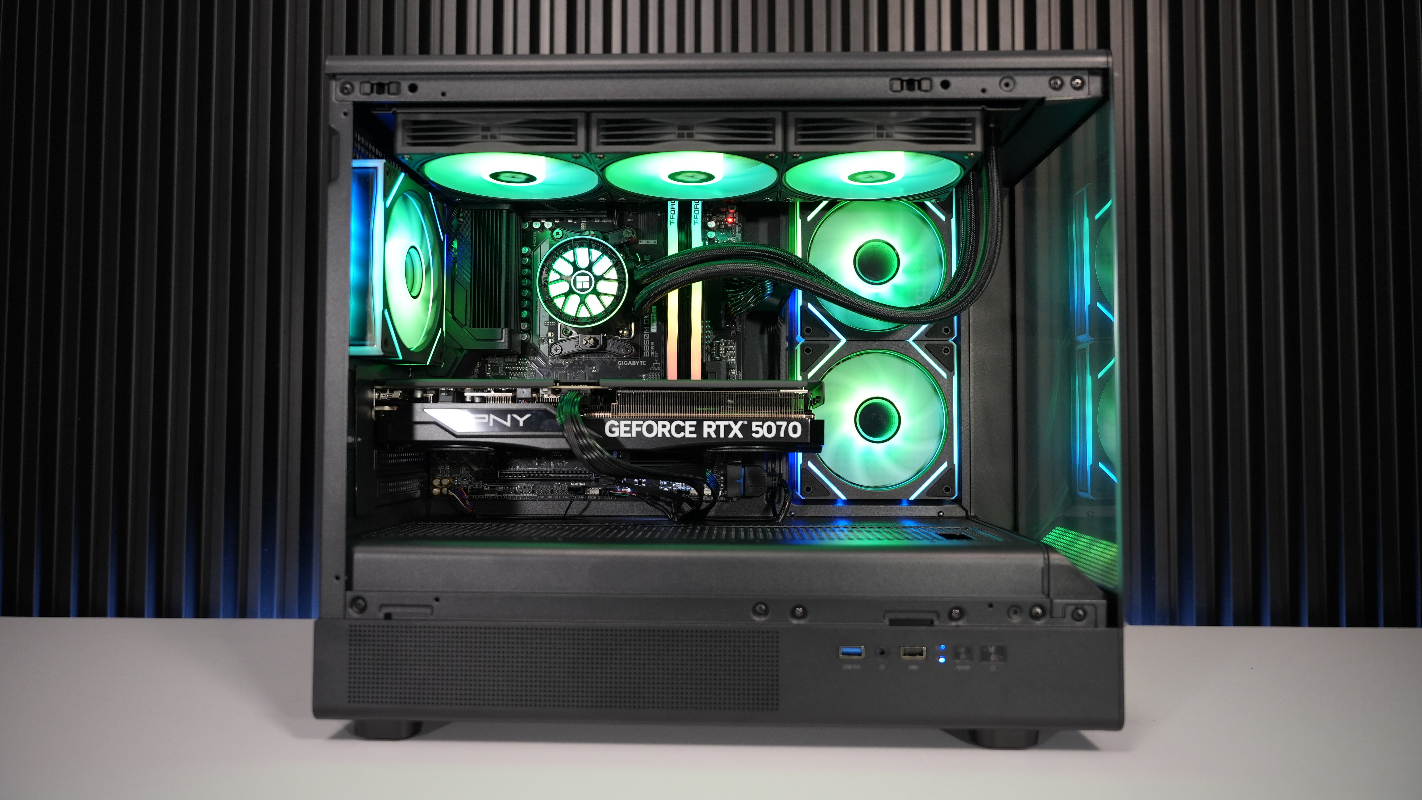 Ryzen 9 9900X + RTX 5070 Gaming/Streaming PC