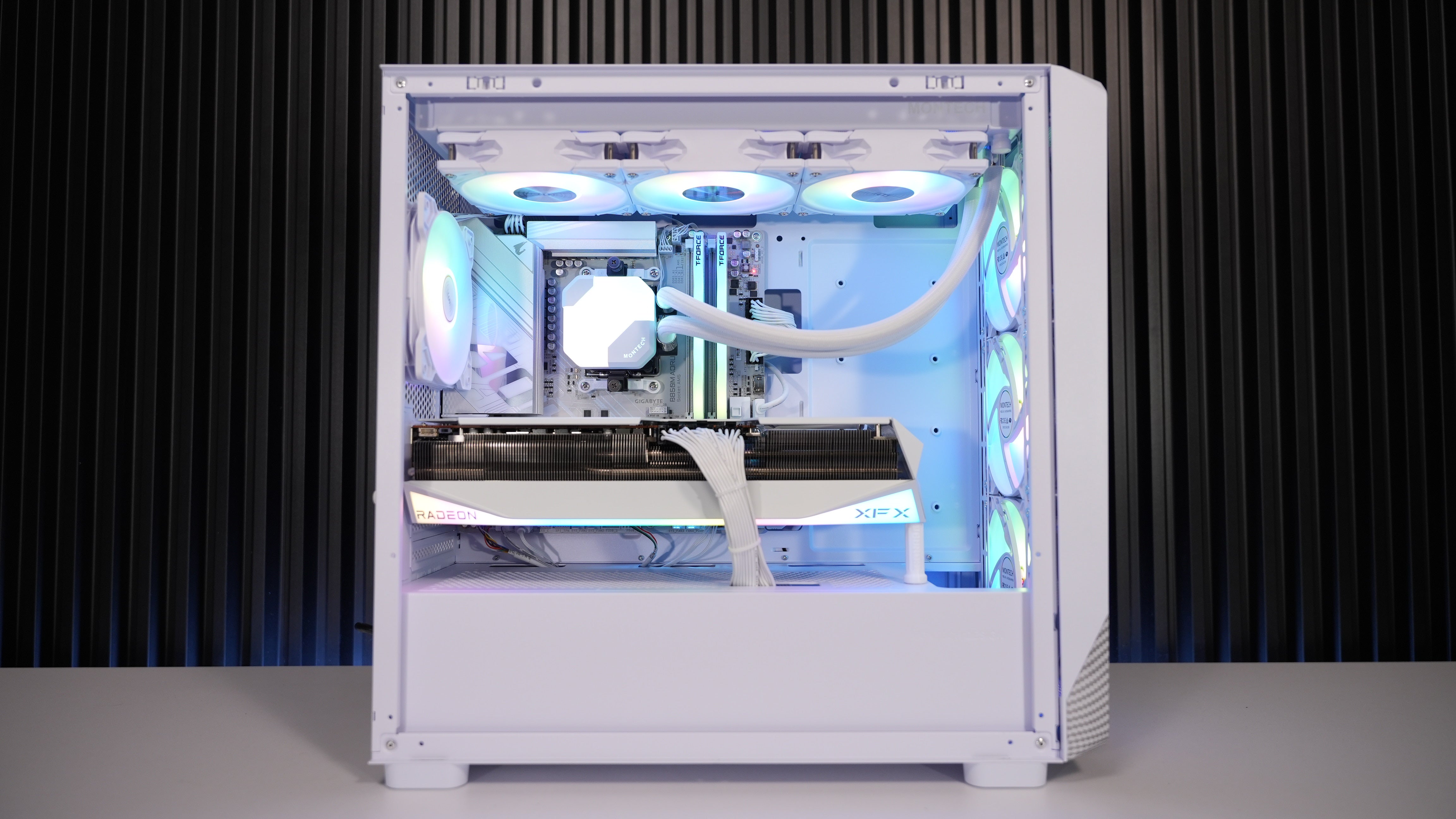 Ryzen 5 9600X + RX 9070XT Gaming/Streaming PC