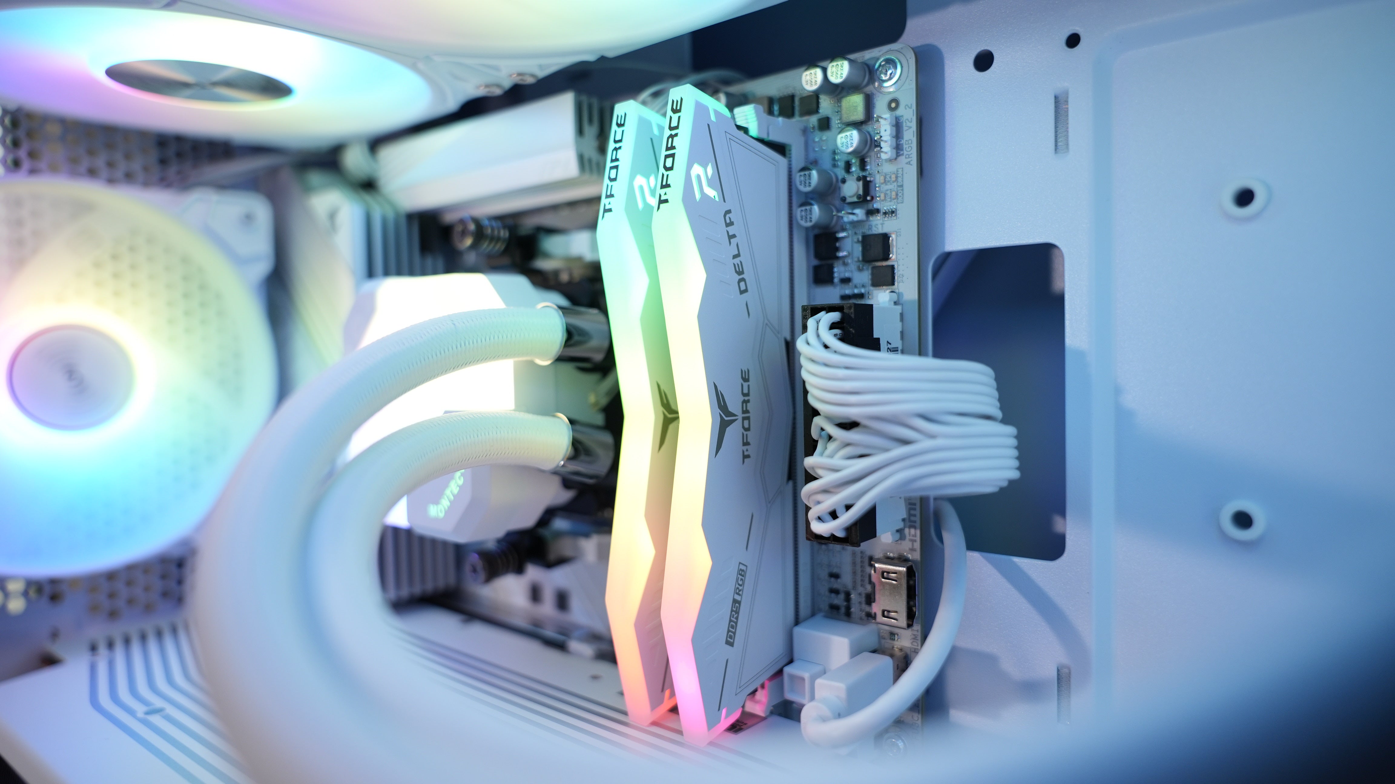 Ryzen 5 9600X + RX 9070XT Gaming/Streaming PC