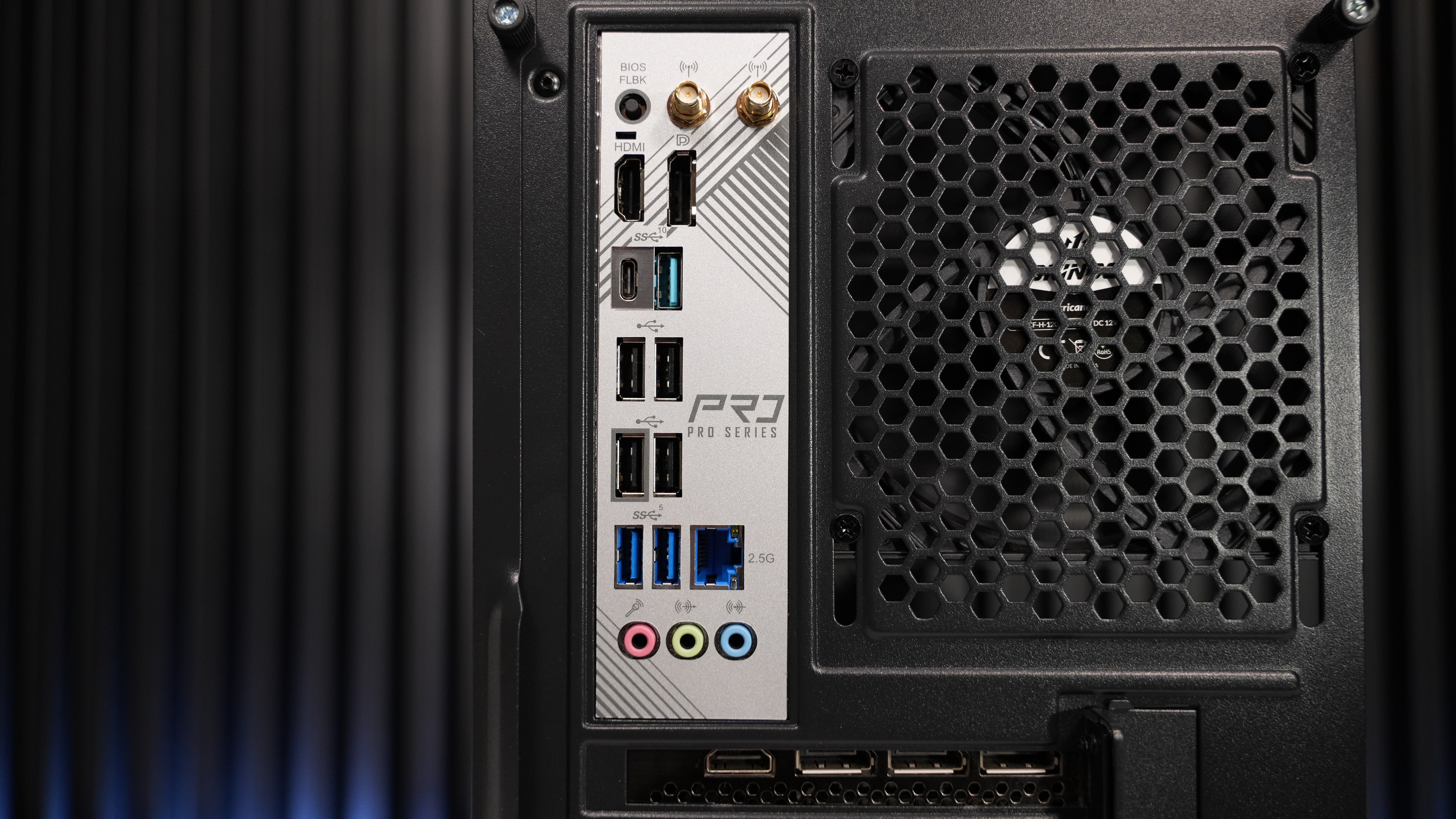 Ryzen 5 7600X + RTX 3070 Gaming PC