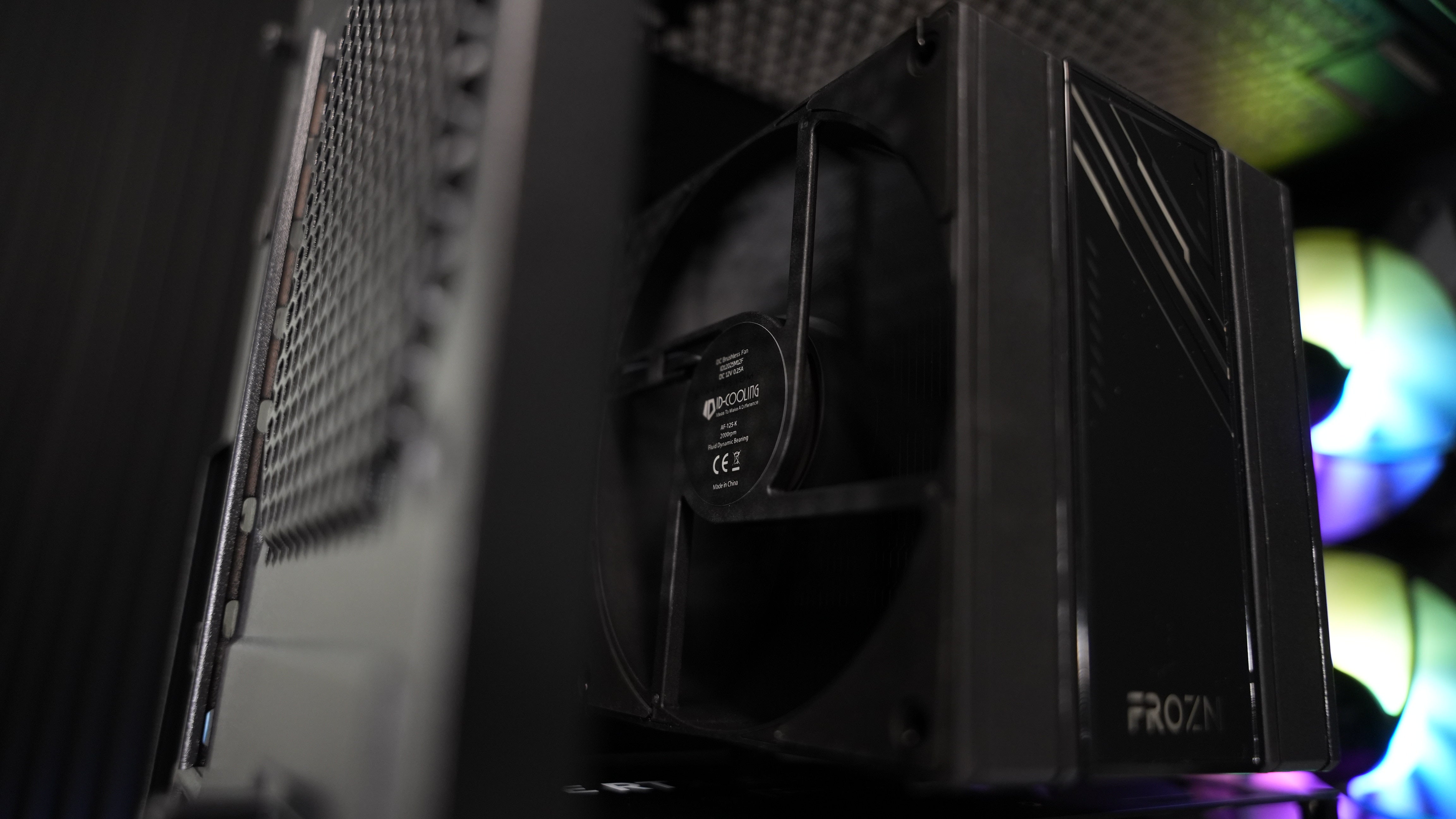 Intel Ultra 5 225F + RTX 5060Ti Gaming PC