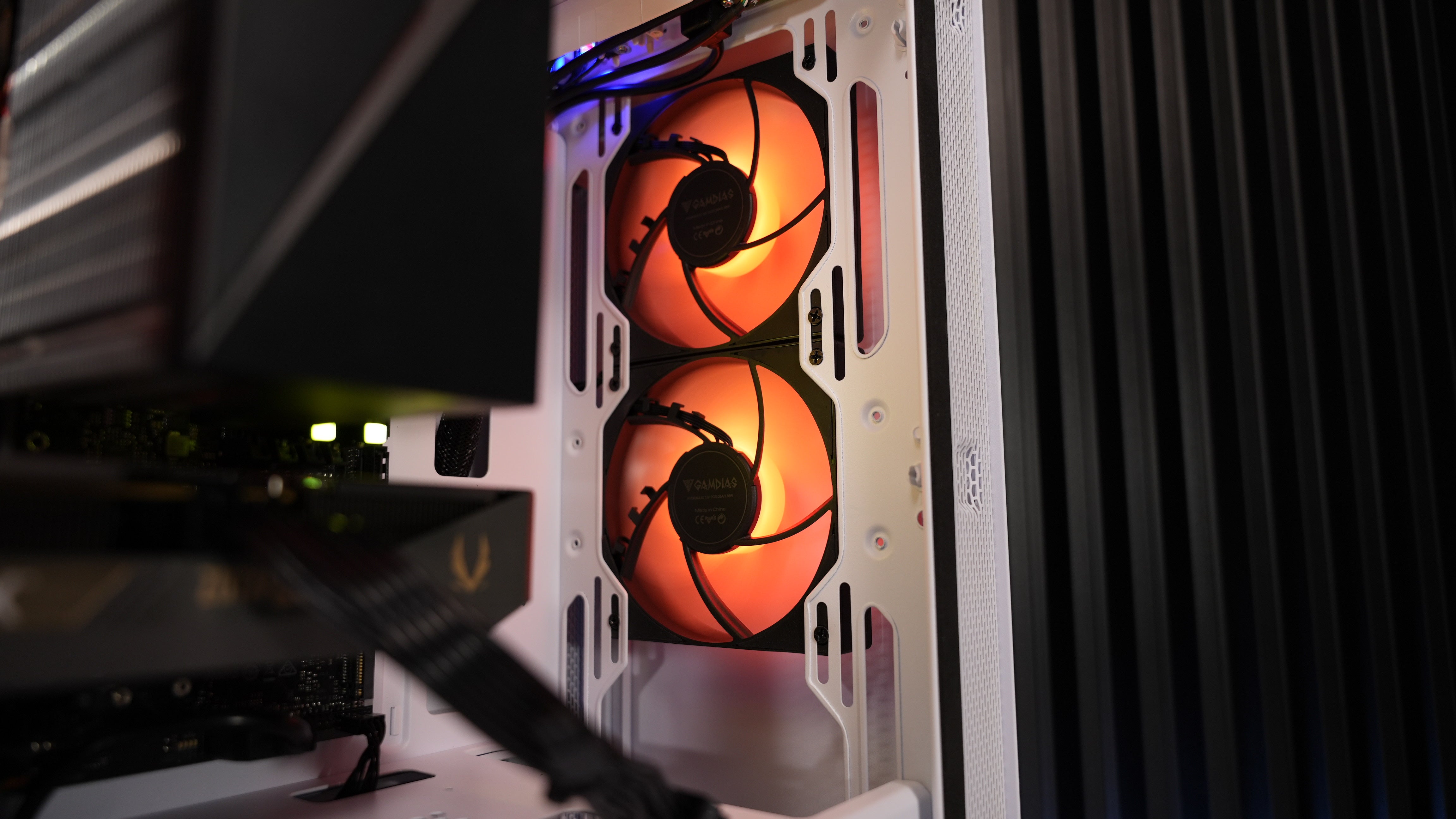 Ryzen 5 7600 + RTX 5060 Gaming PC