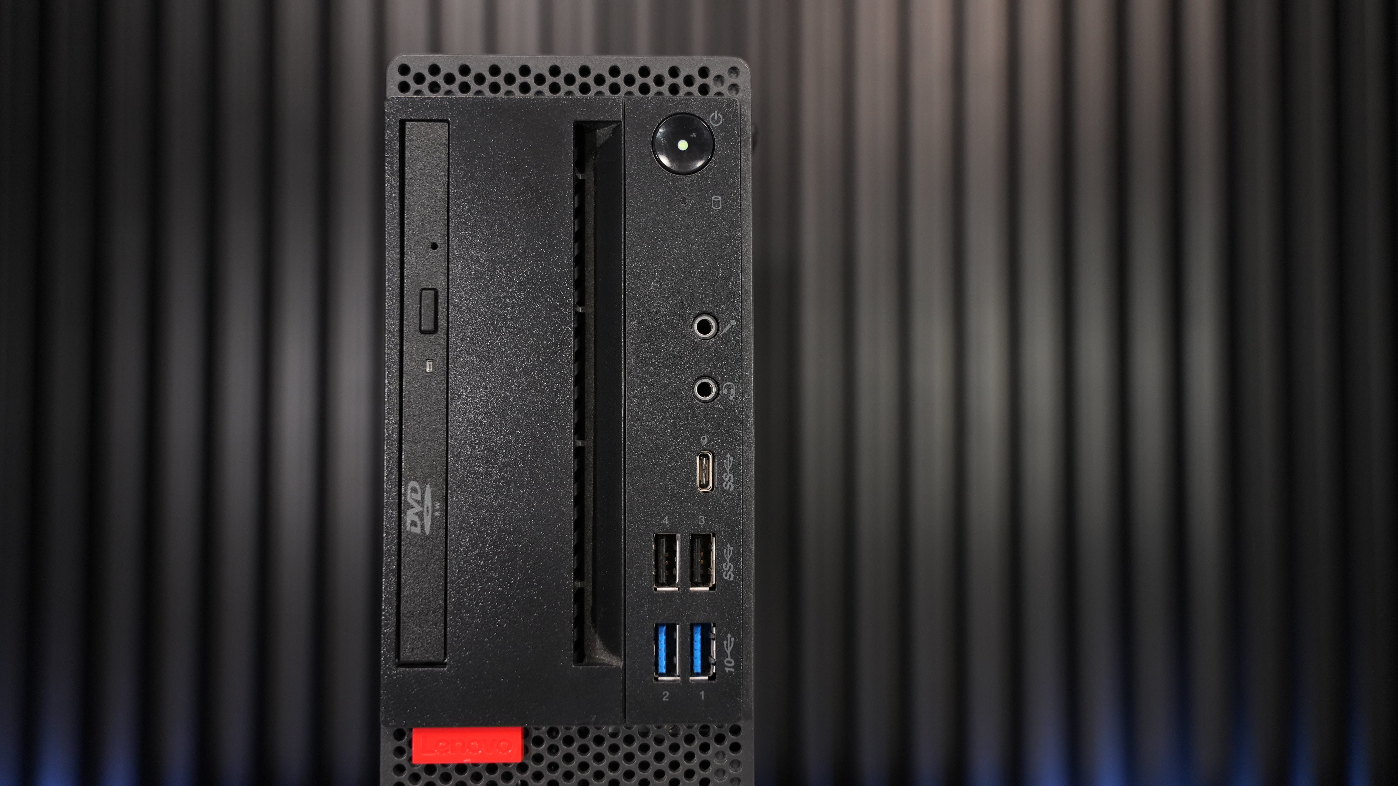 Intel i5 9400 + AMD WX 4100 Budget Gaming PC