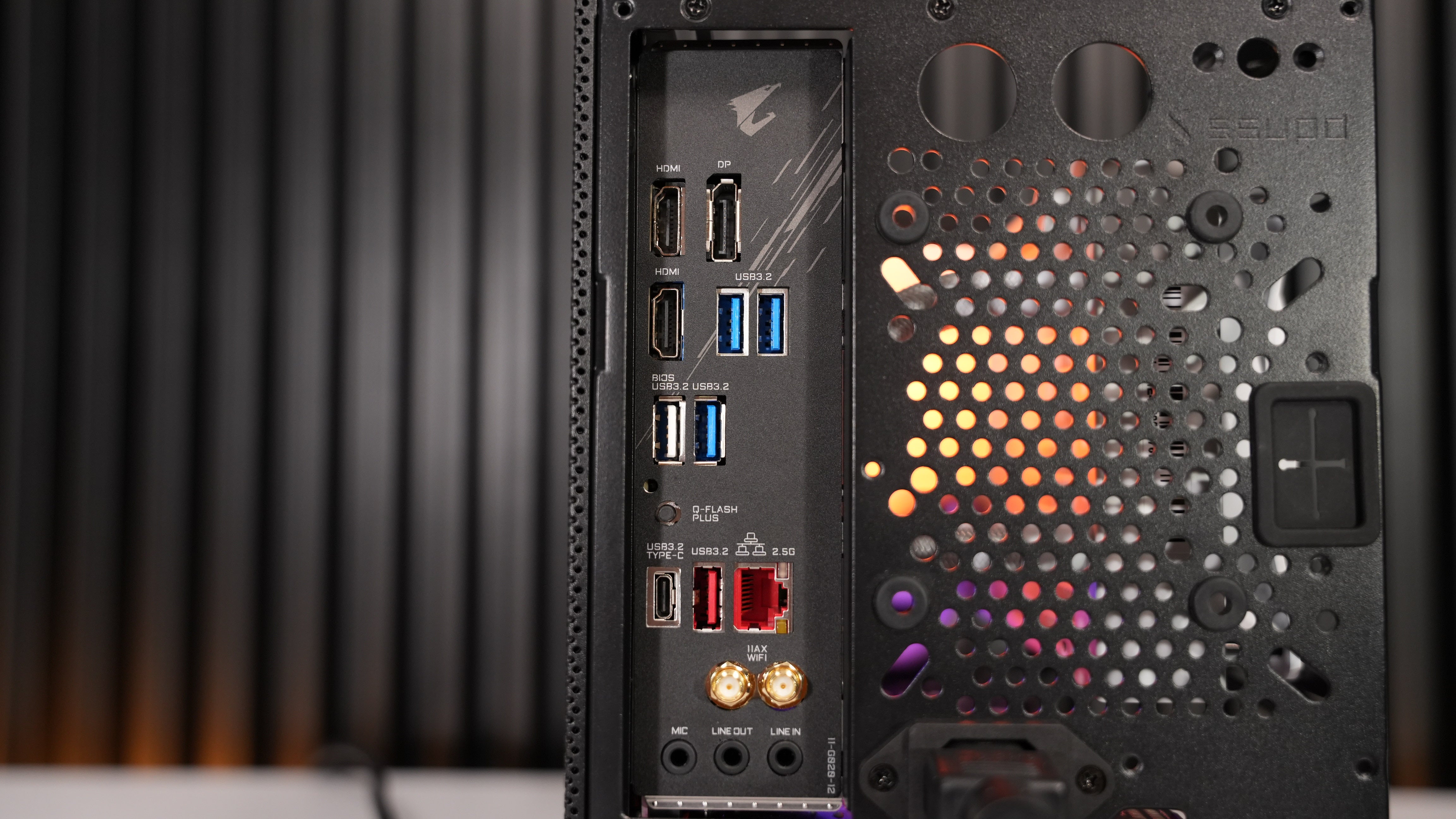 Ryzen 5 5600X + RX 5700 Gaming PC