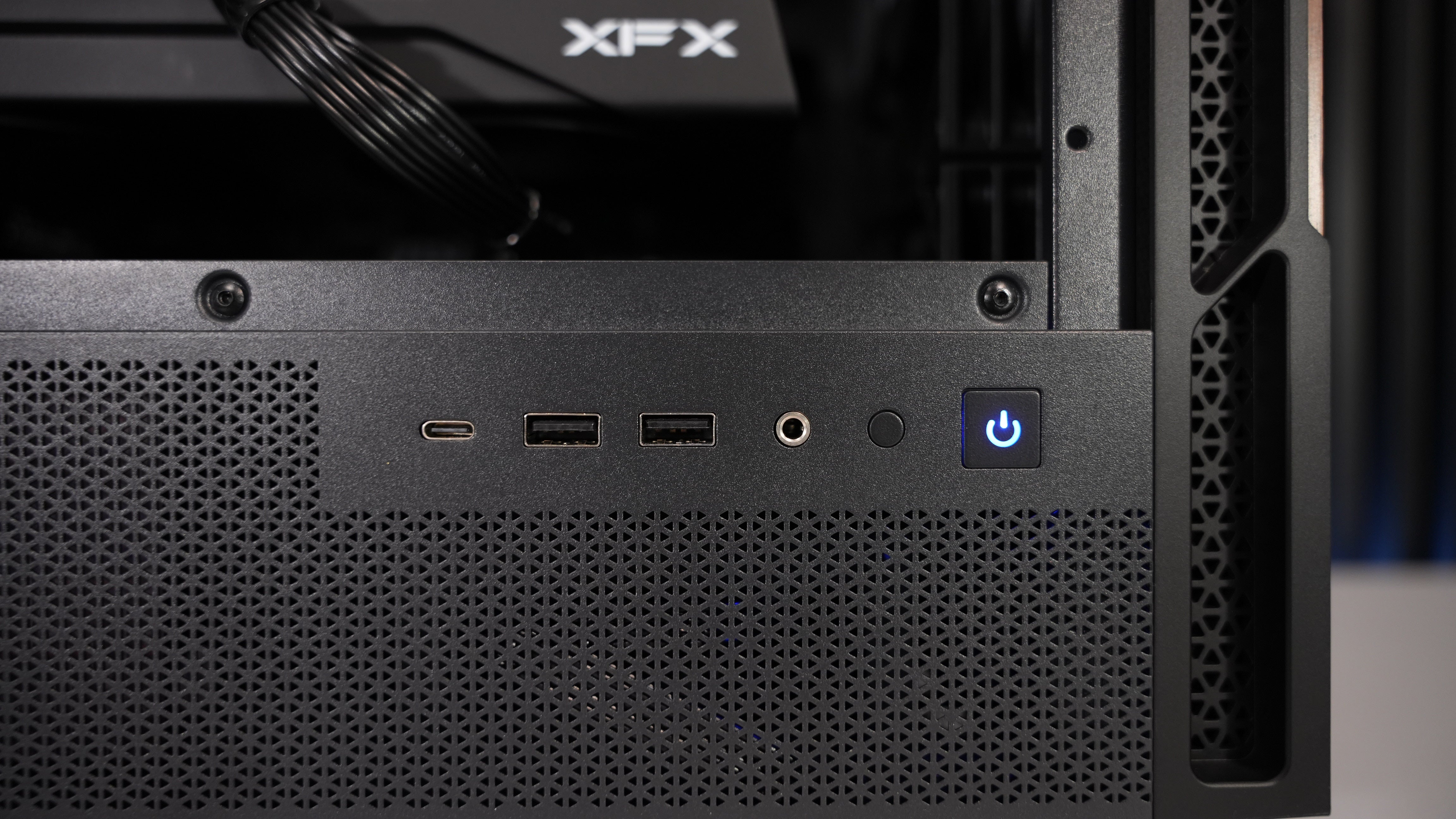 Ryzen 5 5600G + RX 9060XT Gaming PC