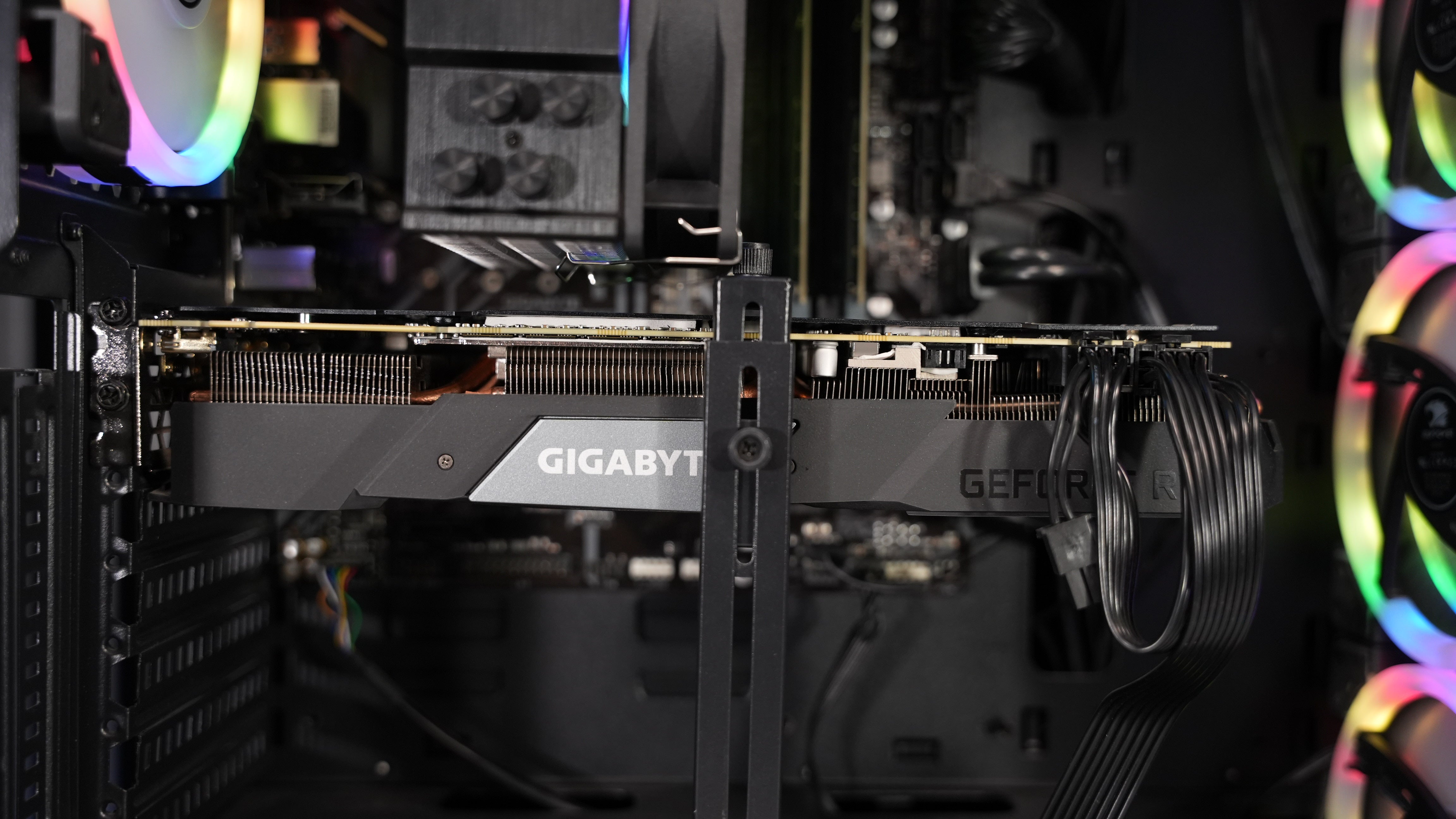 Intel i7 9700F + RTX 2070 Super Gaming PC