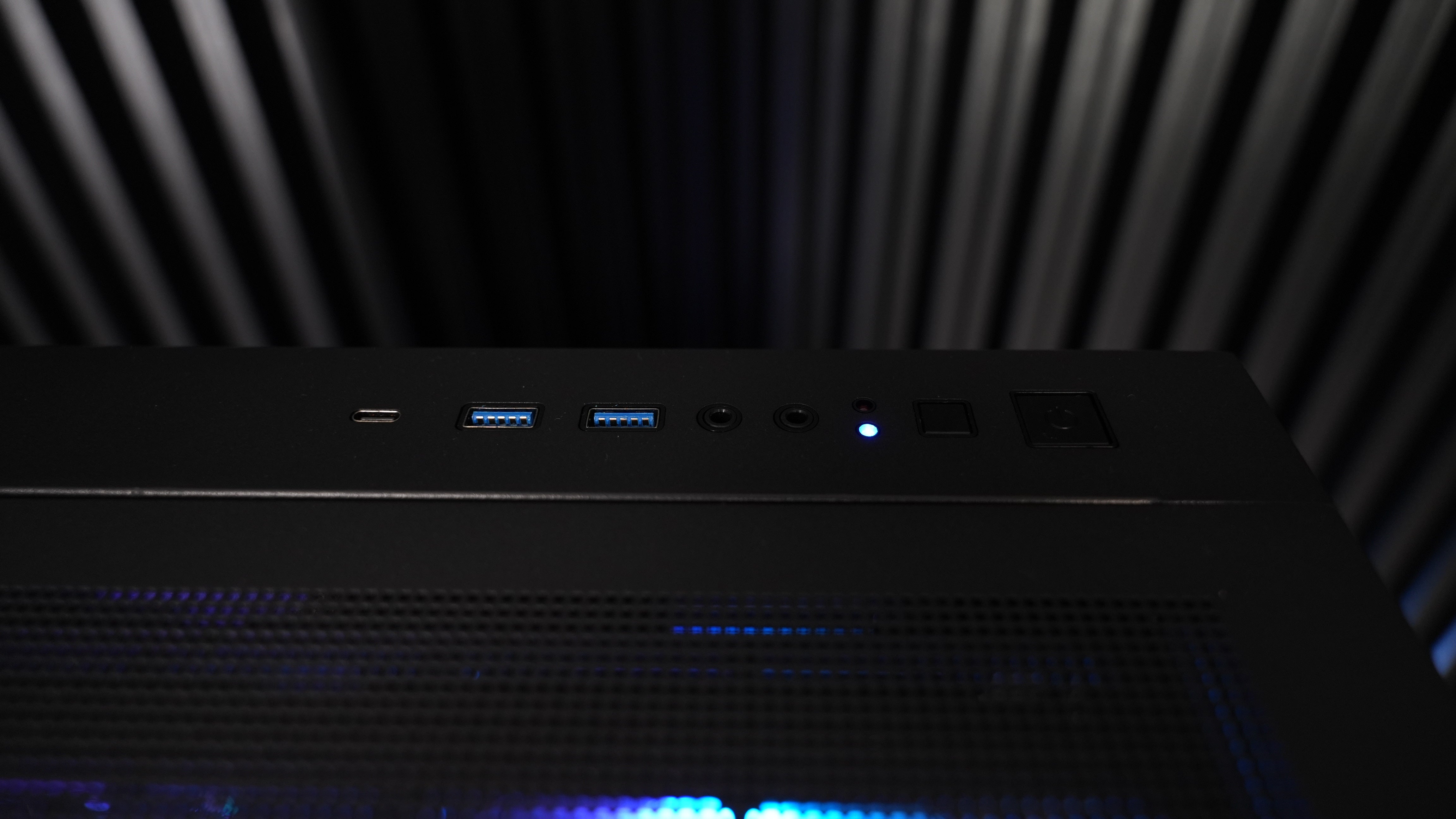 Ryzen 5 8400F + RTX 5060 Gaming PC