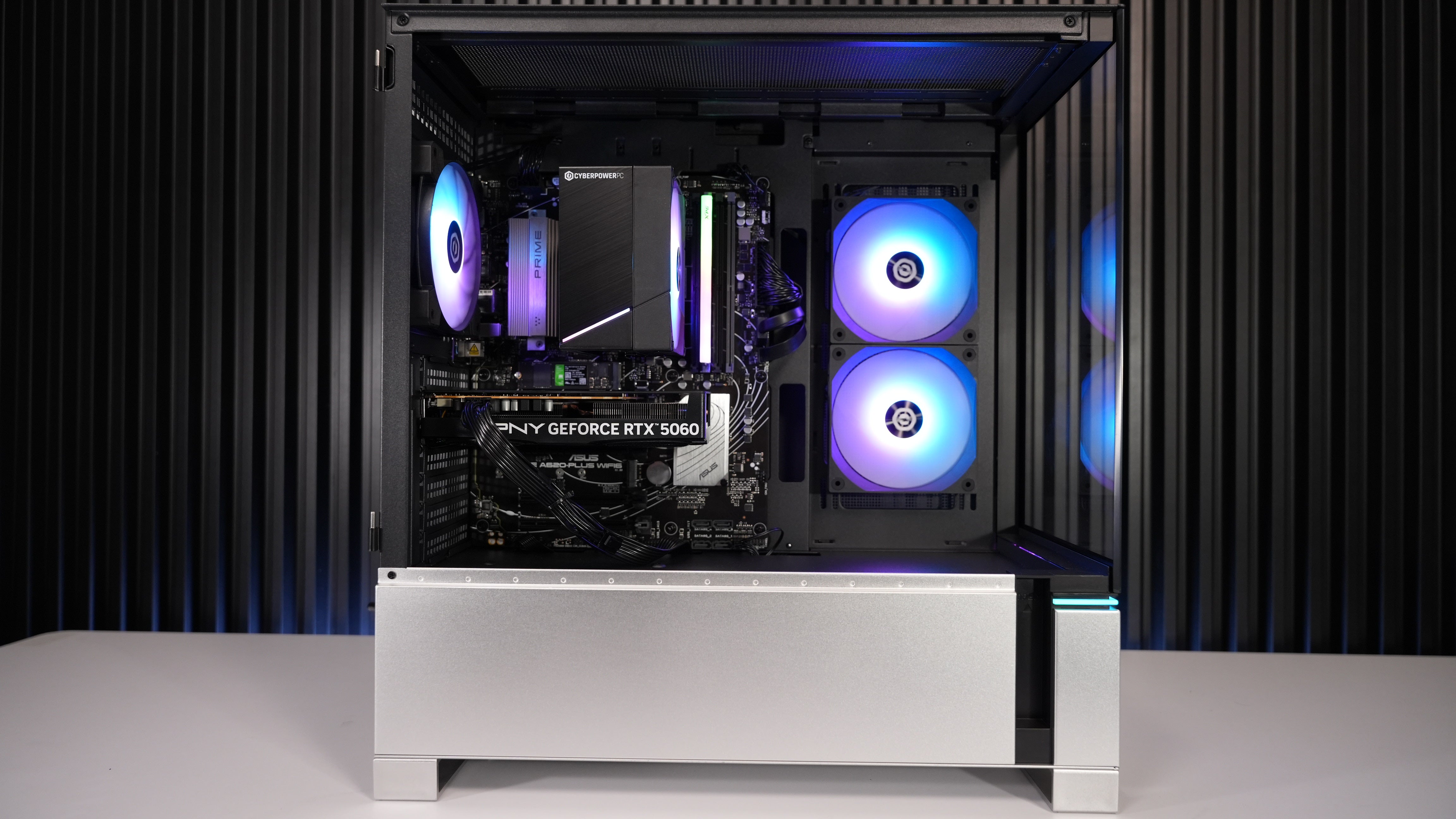 Ryzen 5 8400F + RTX 5060 Gaming PC