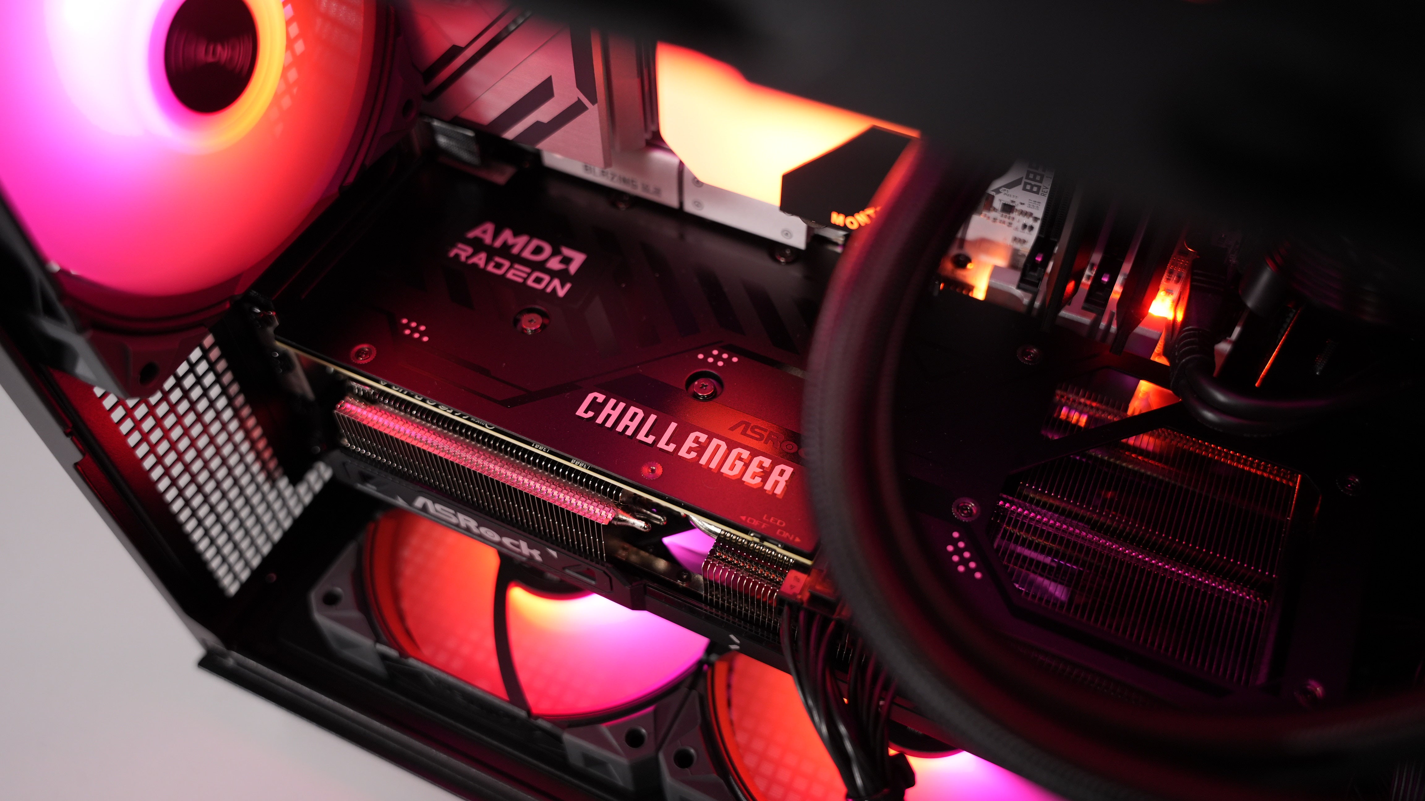 Ryzen 7 7800X3D + RX 9070XT Gaming/Streaming PC