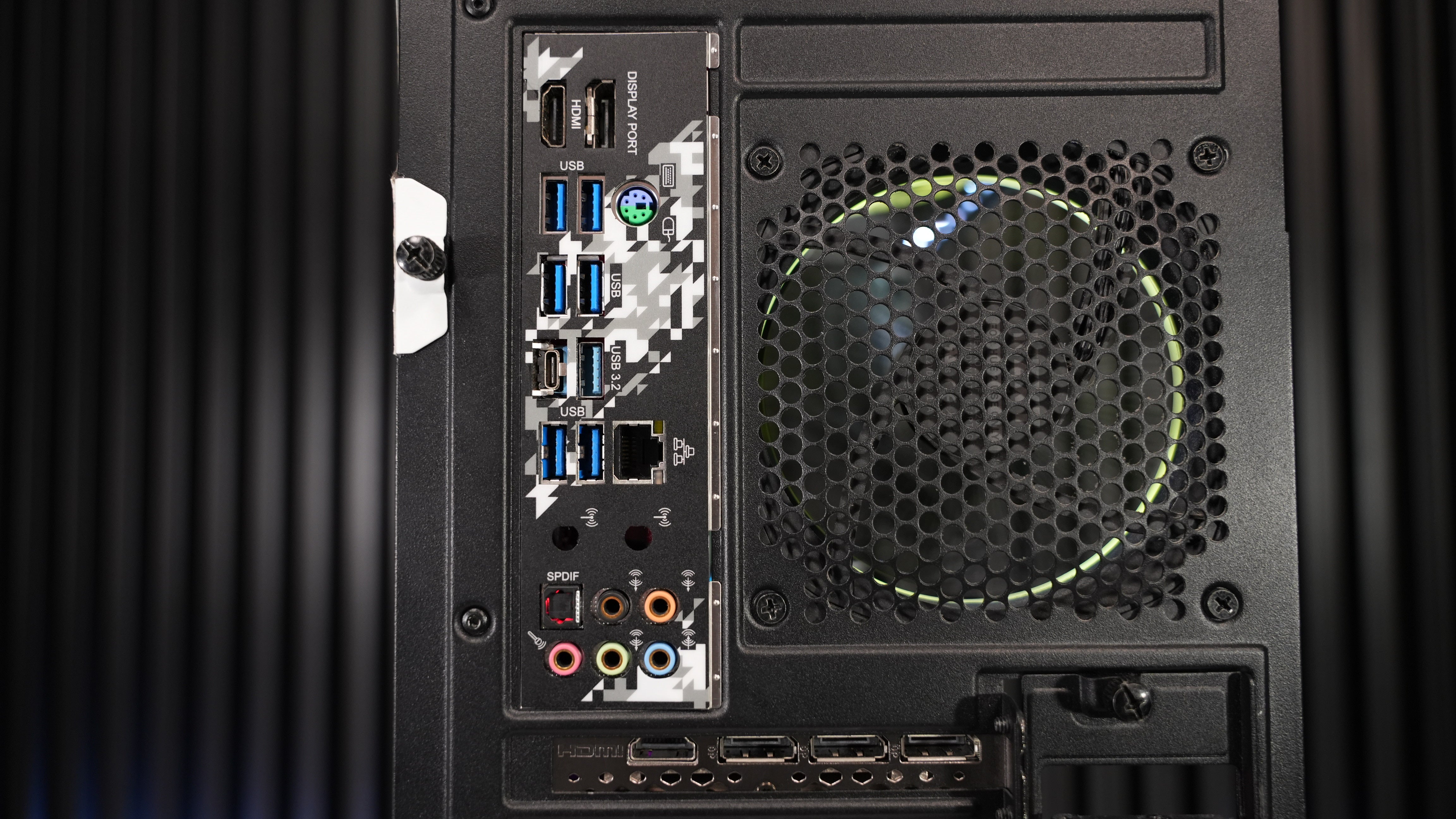 Ryzen 7 5800X + RTX 4070Ti Gaming/Streaming PC