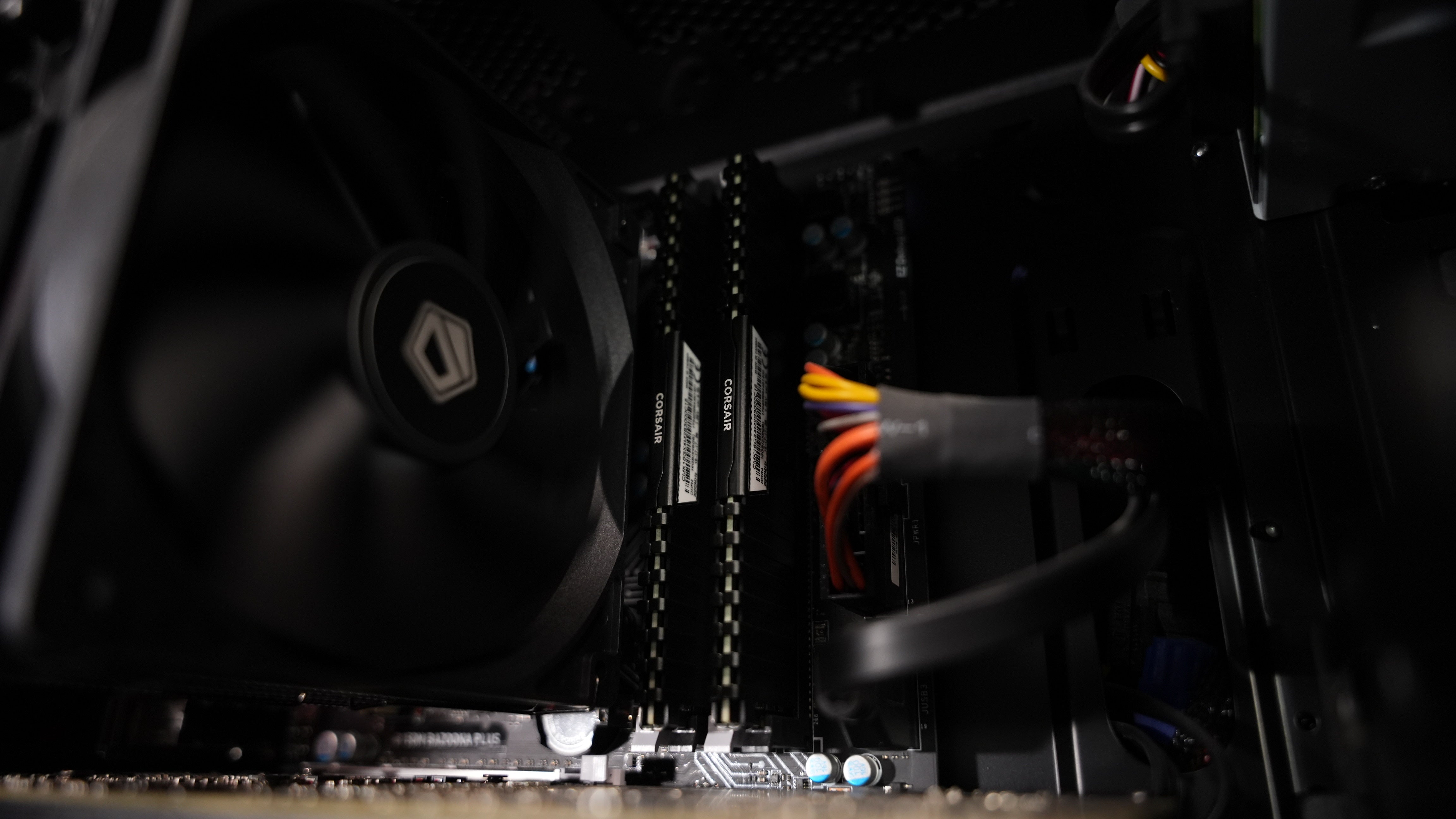 Intel i7 6700 + GTX 1070 Gaming PC