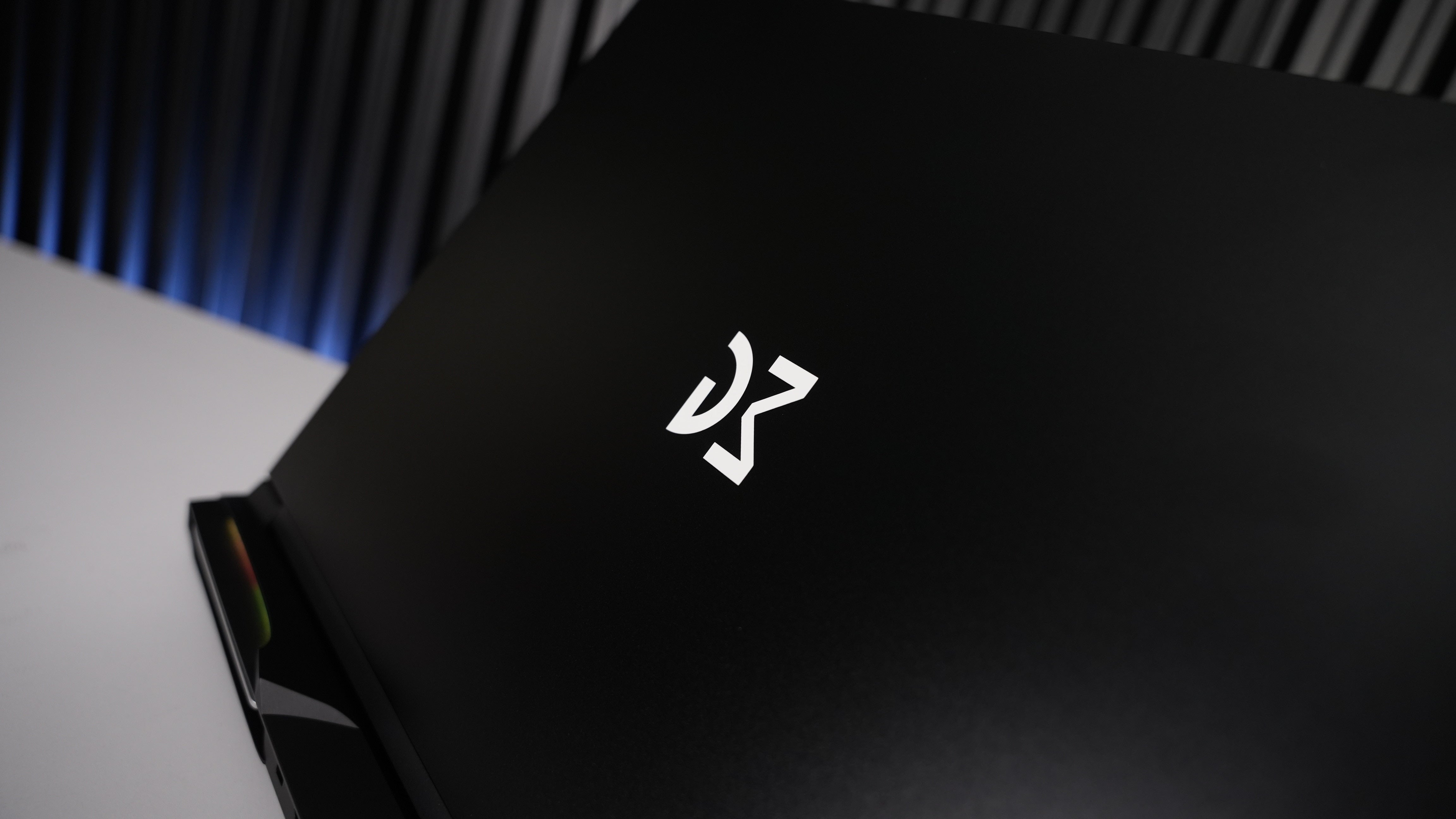 Intel Ultra 9 275HX + RTX 5070 Ti Gaming Laptop