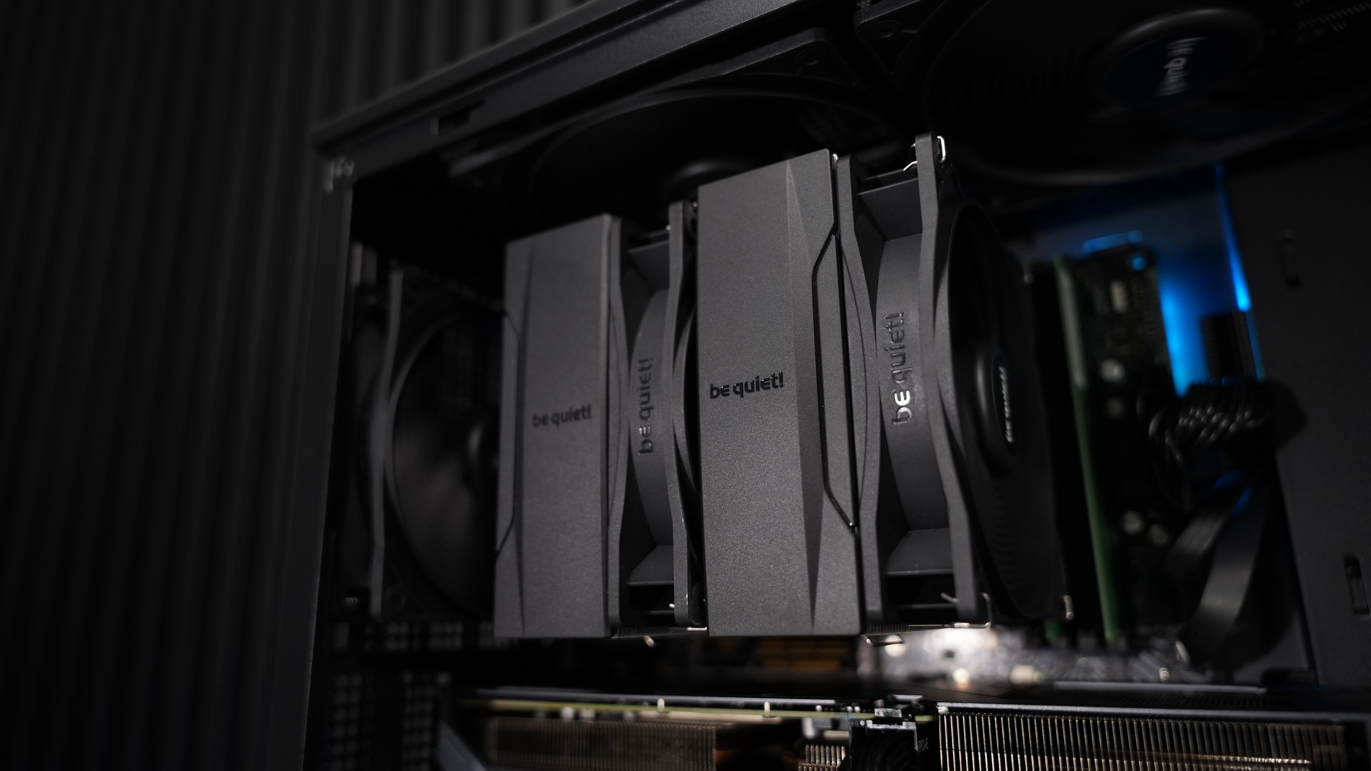 Ryzen 5 8500G + RX 9060XT Gaming PC