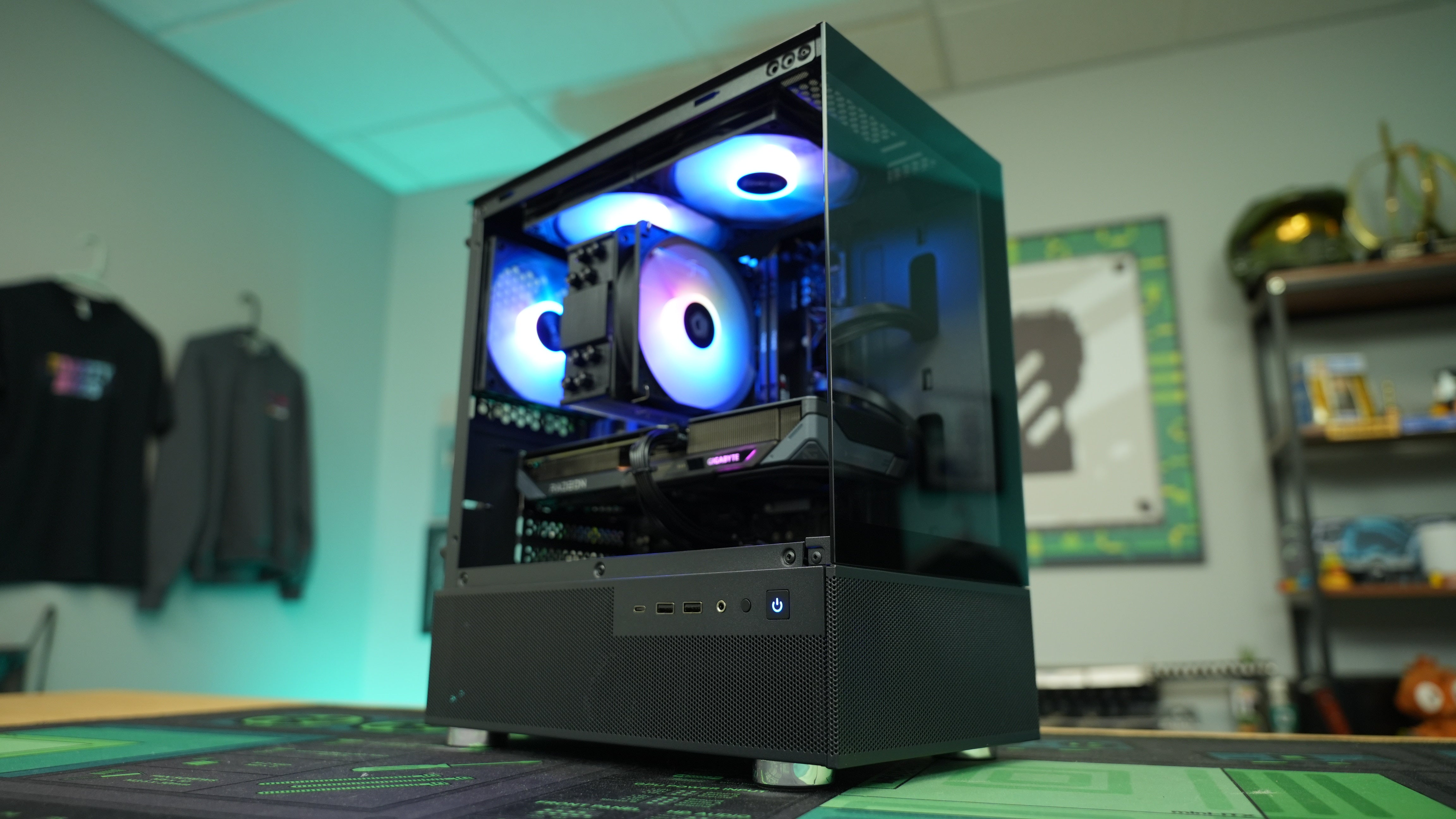 Plus Streamer PC - Ultra 5 225F + RX 9060 XT