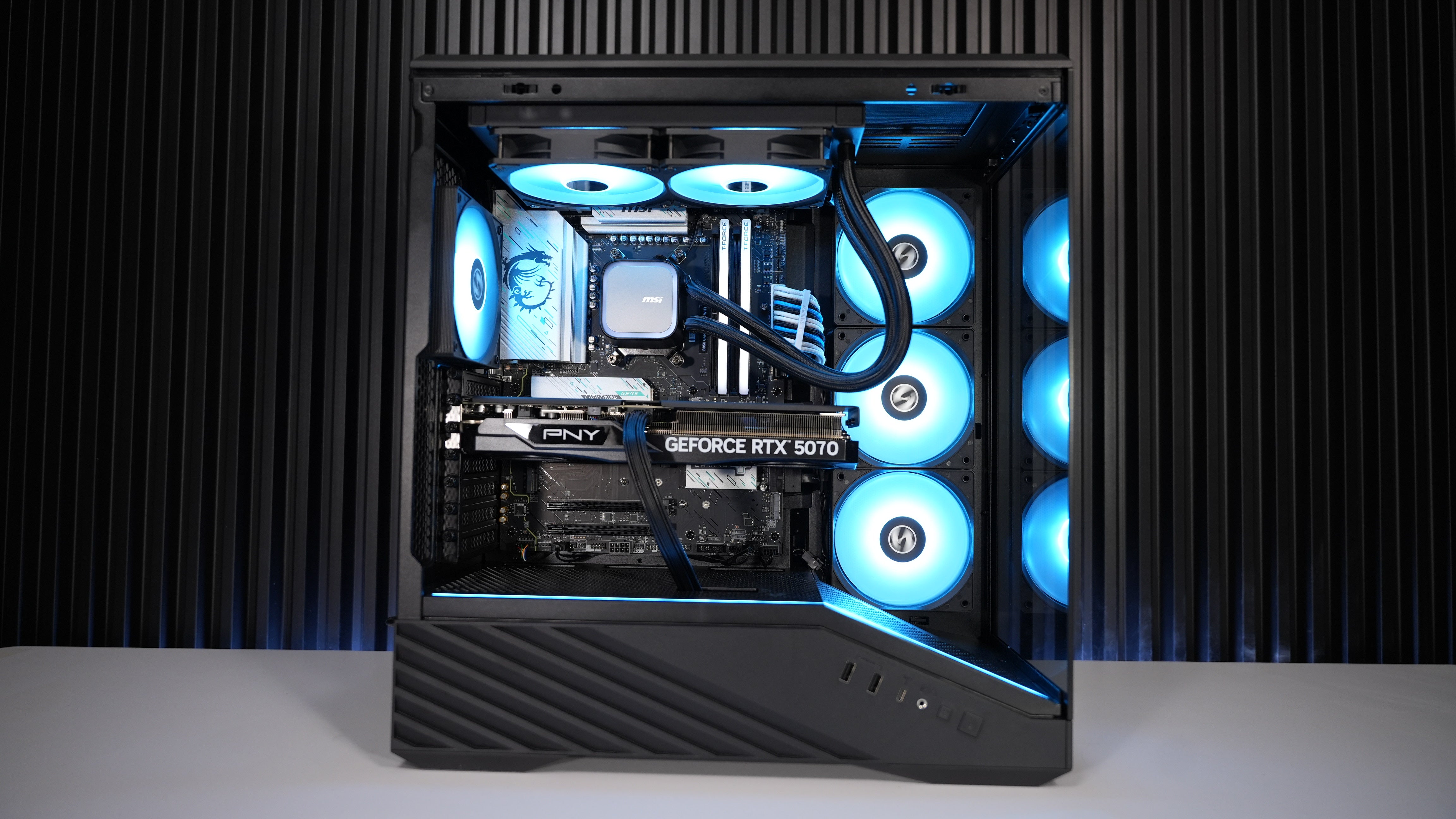 Ryzen 5 9600X + RTX 5070 Gaming PC