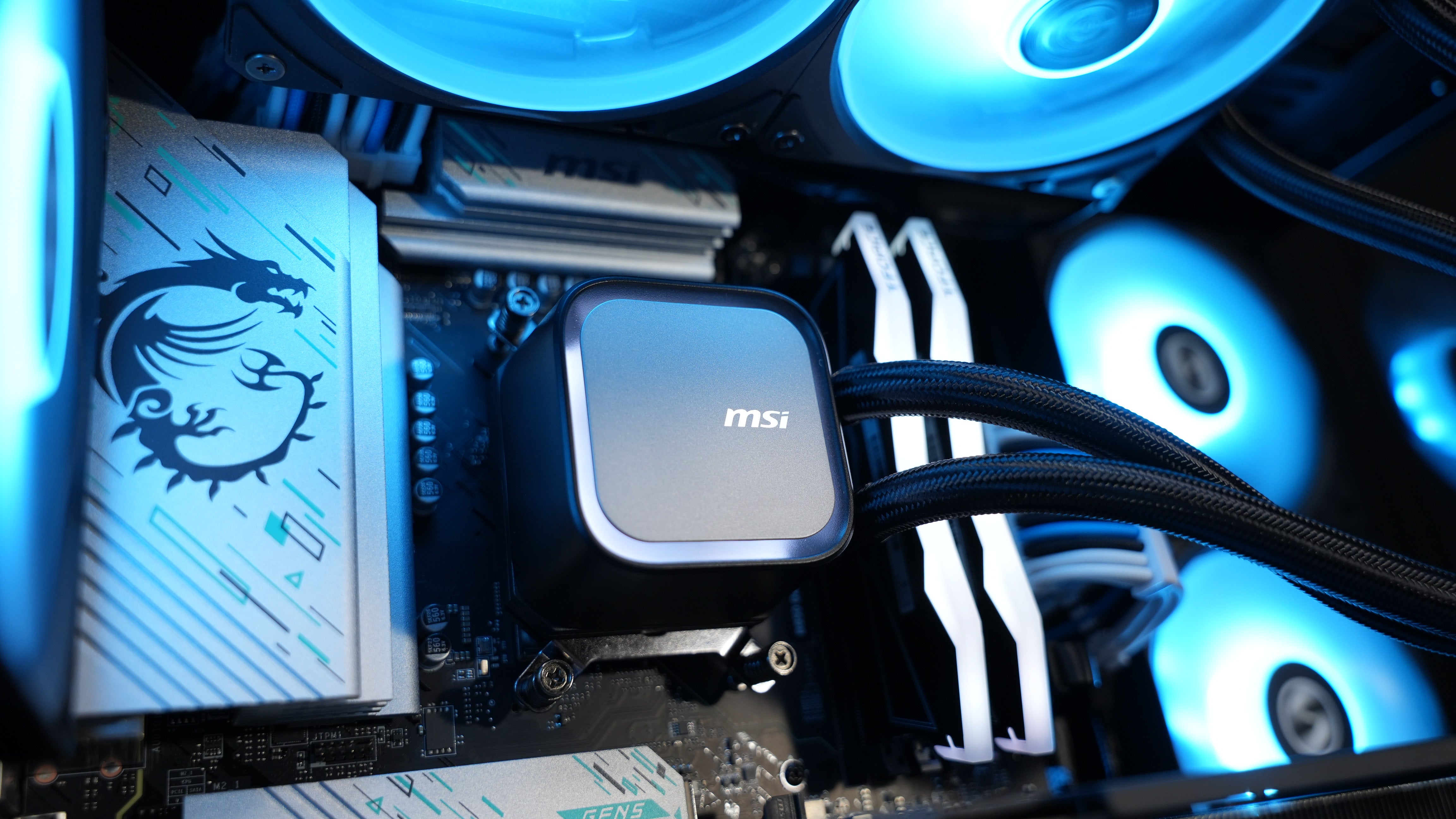 Ryzen 5 9600X + RTX 5070 Gaming PC