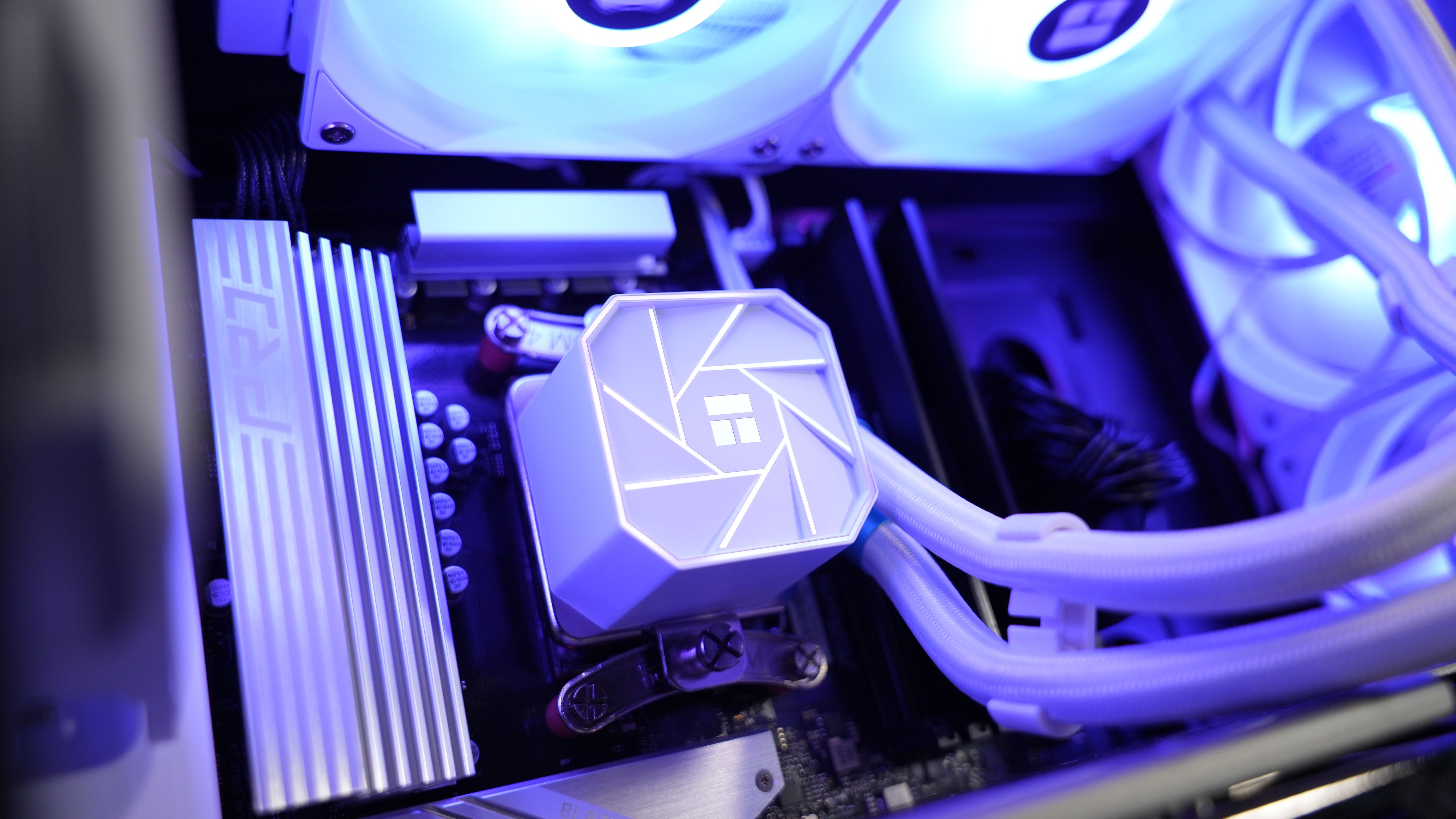 Ryzen 9 7900X + RX 7800XT Gaming/Streaming PC