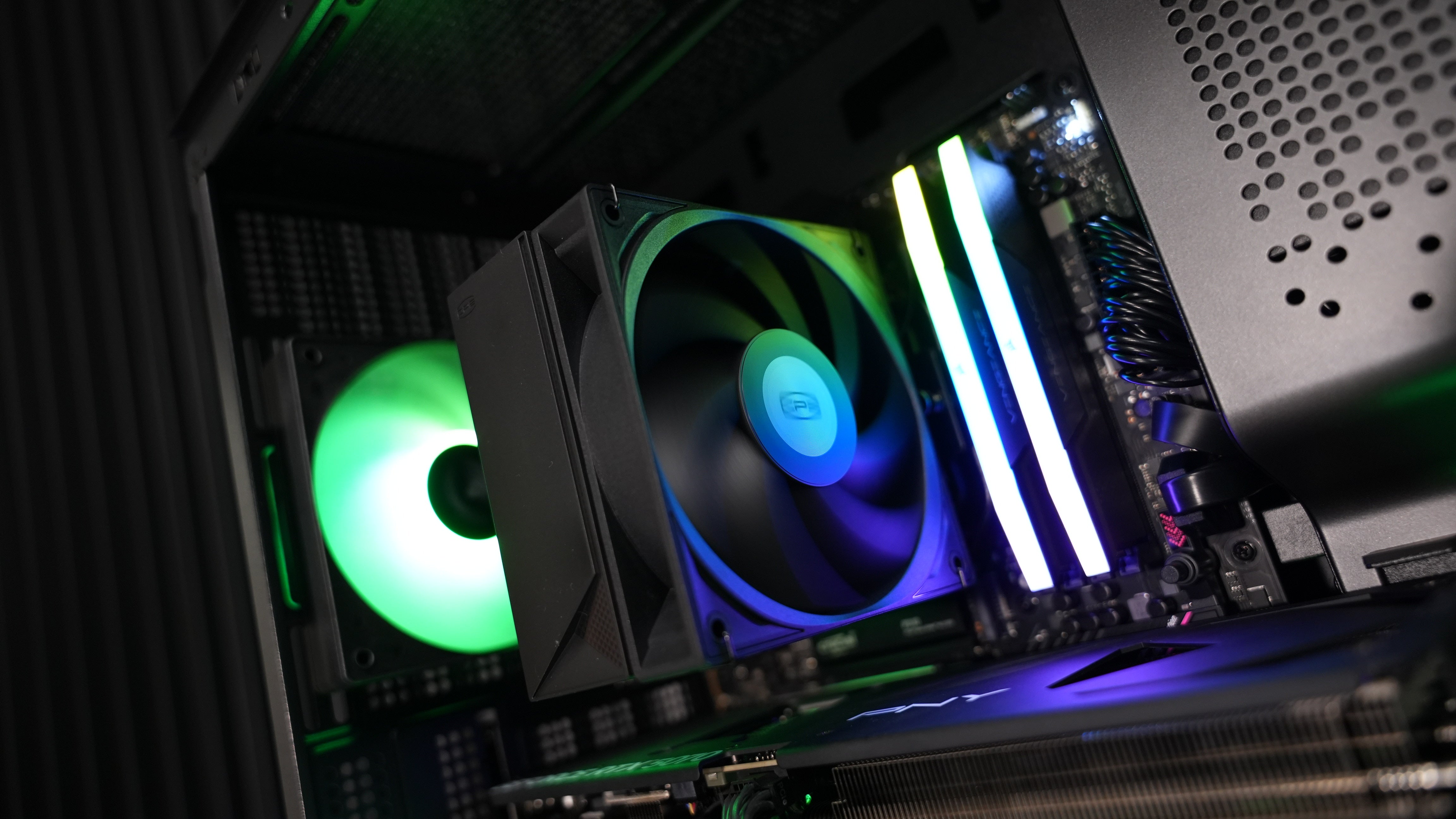 Ryzen 7 7800X3D + RTX 5070 Gaming/Streaming PC