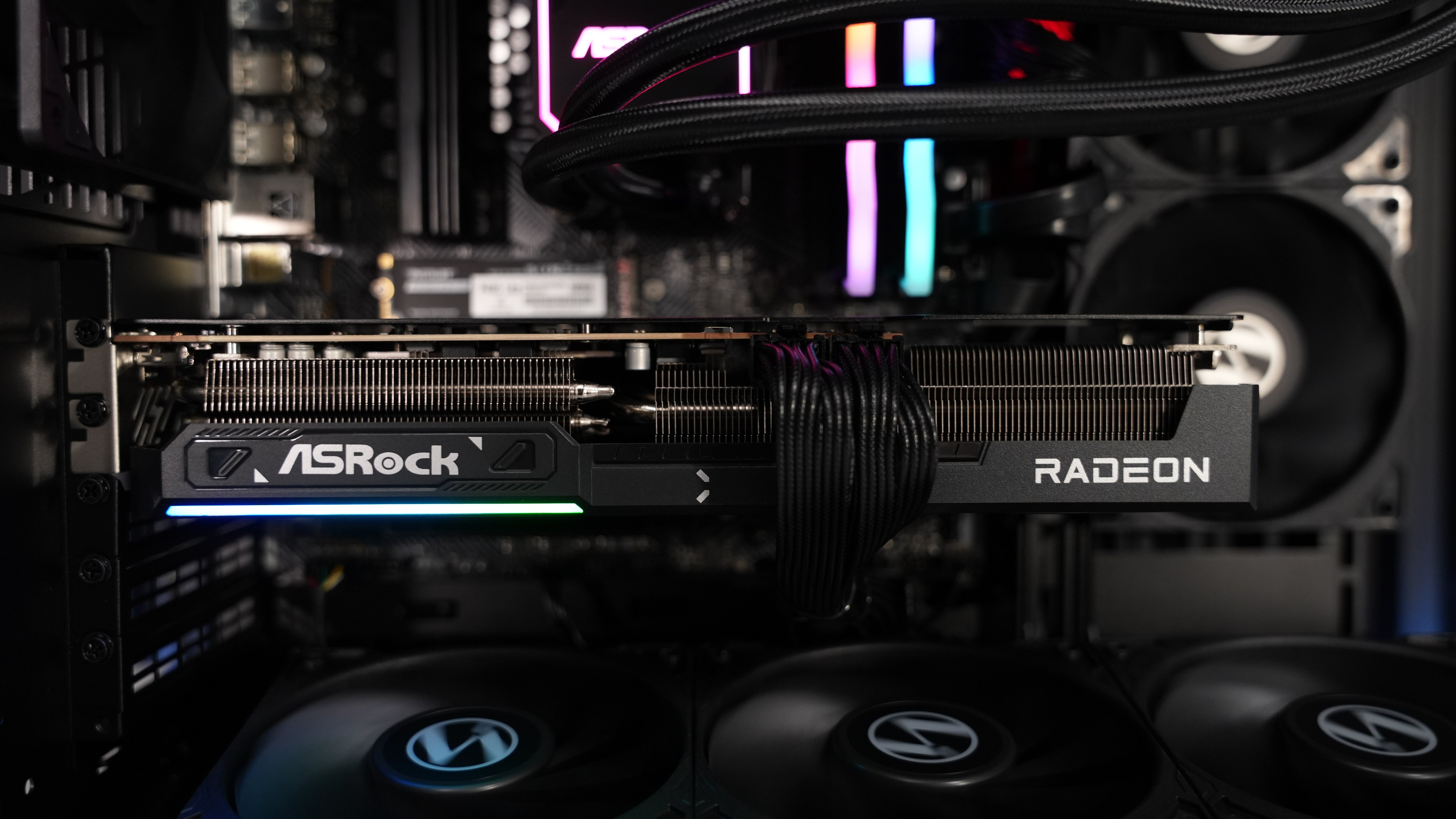 Ryzen 7 7700X + RX 9070 Gaming/Streaming PC