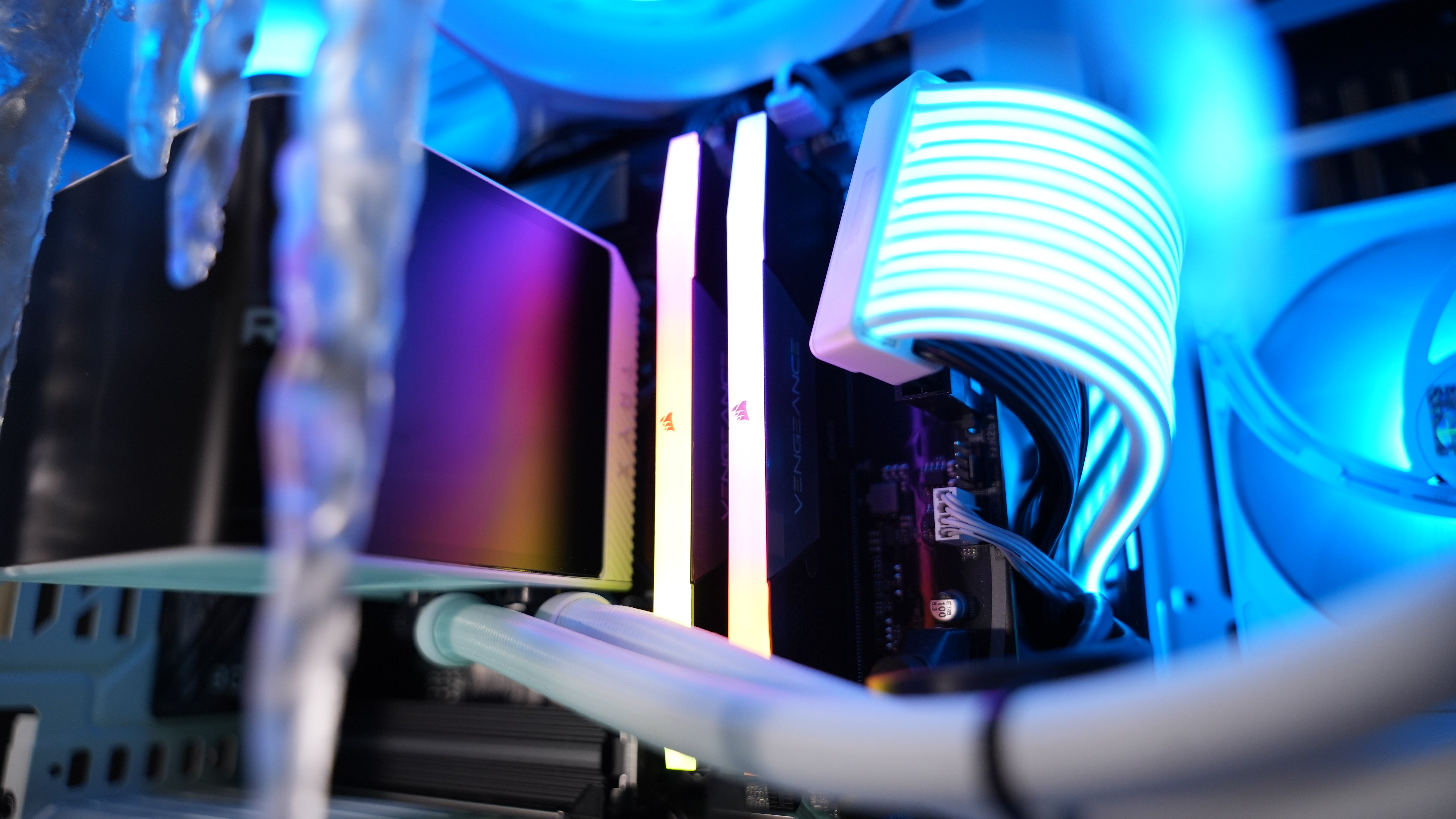 Intel i9 13900K + RX 7700XT Gaming PC