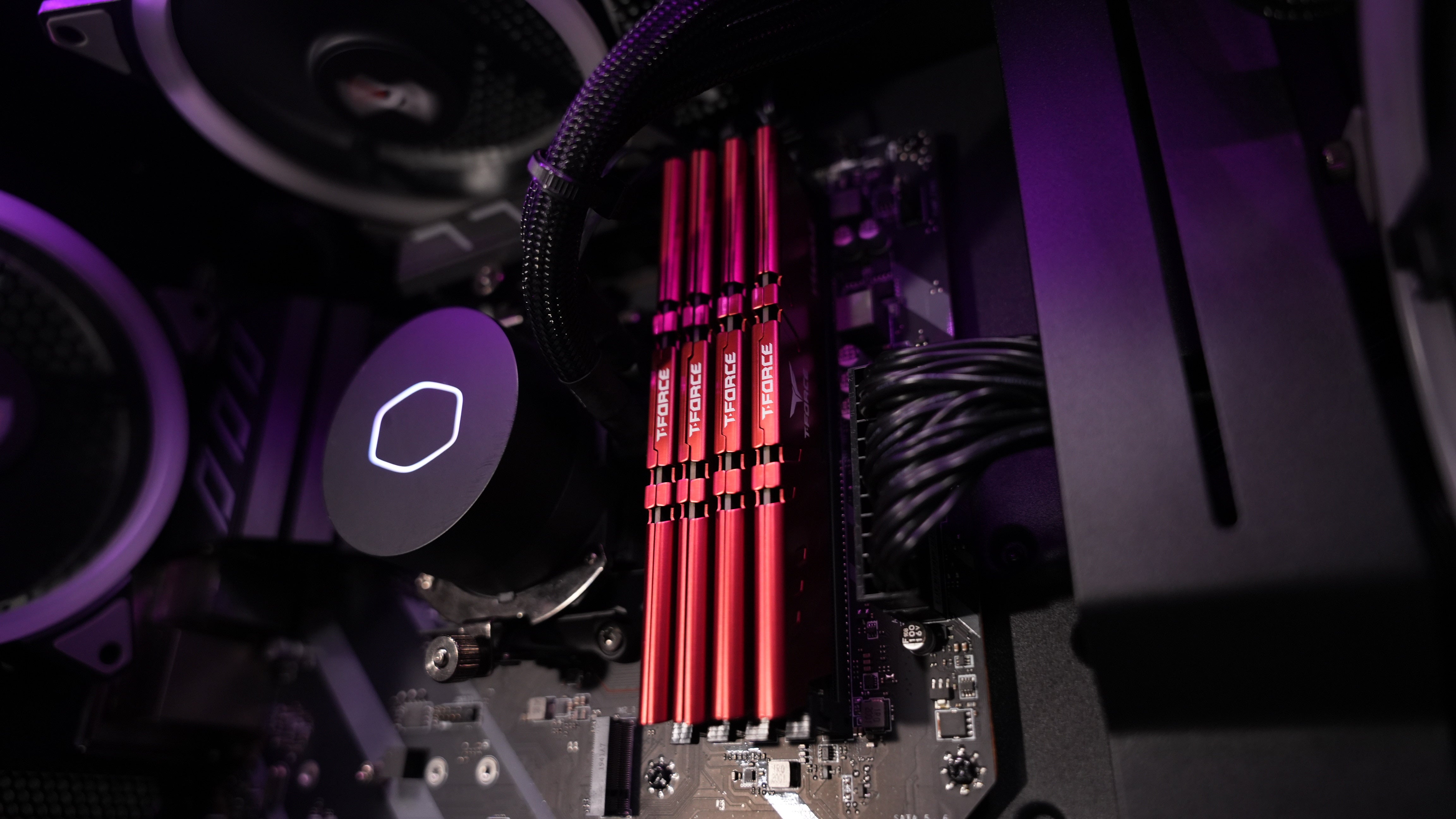 Ryzen 5 5600X + RX 6600 Gaming PC