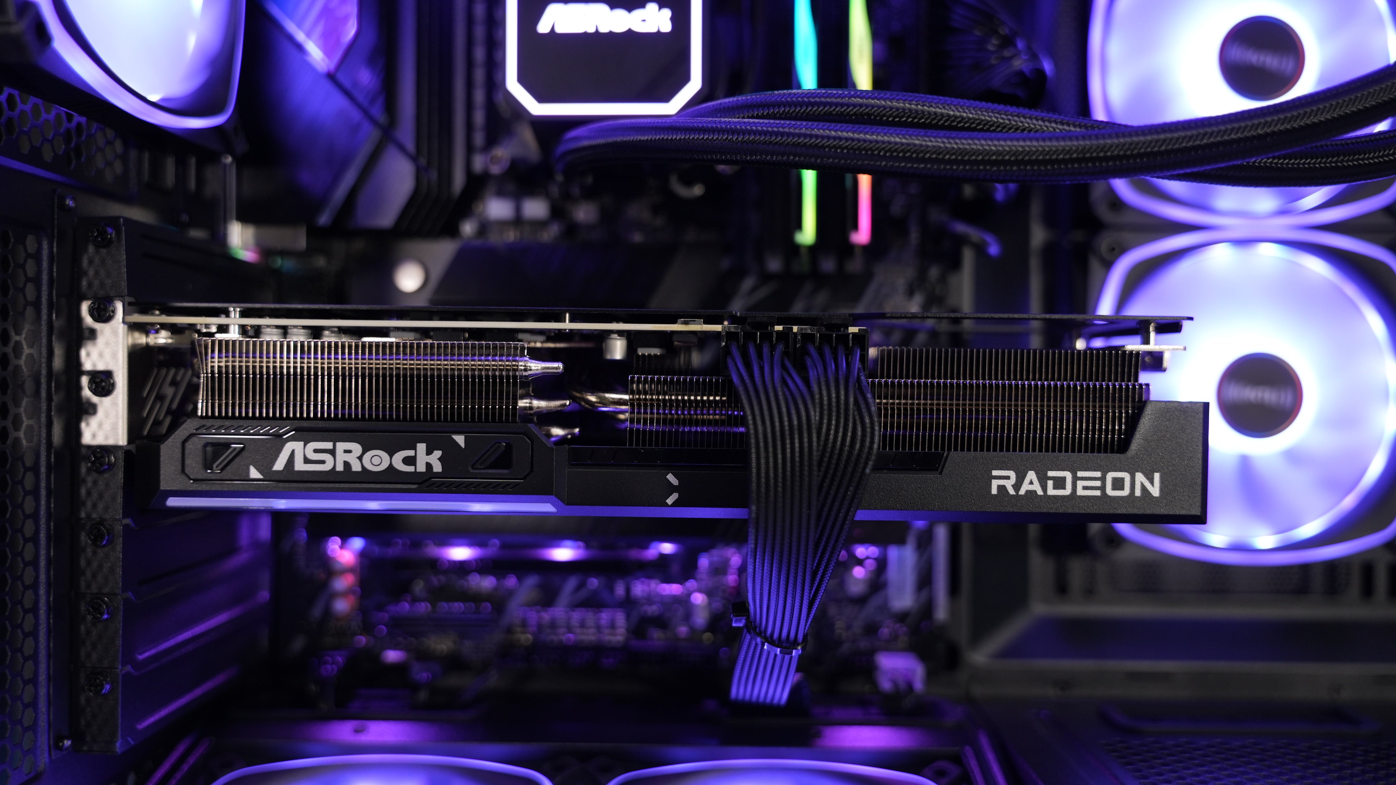 Intel Ultra 7 270K Plus + RX 9070XT Gaming PC