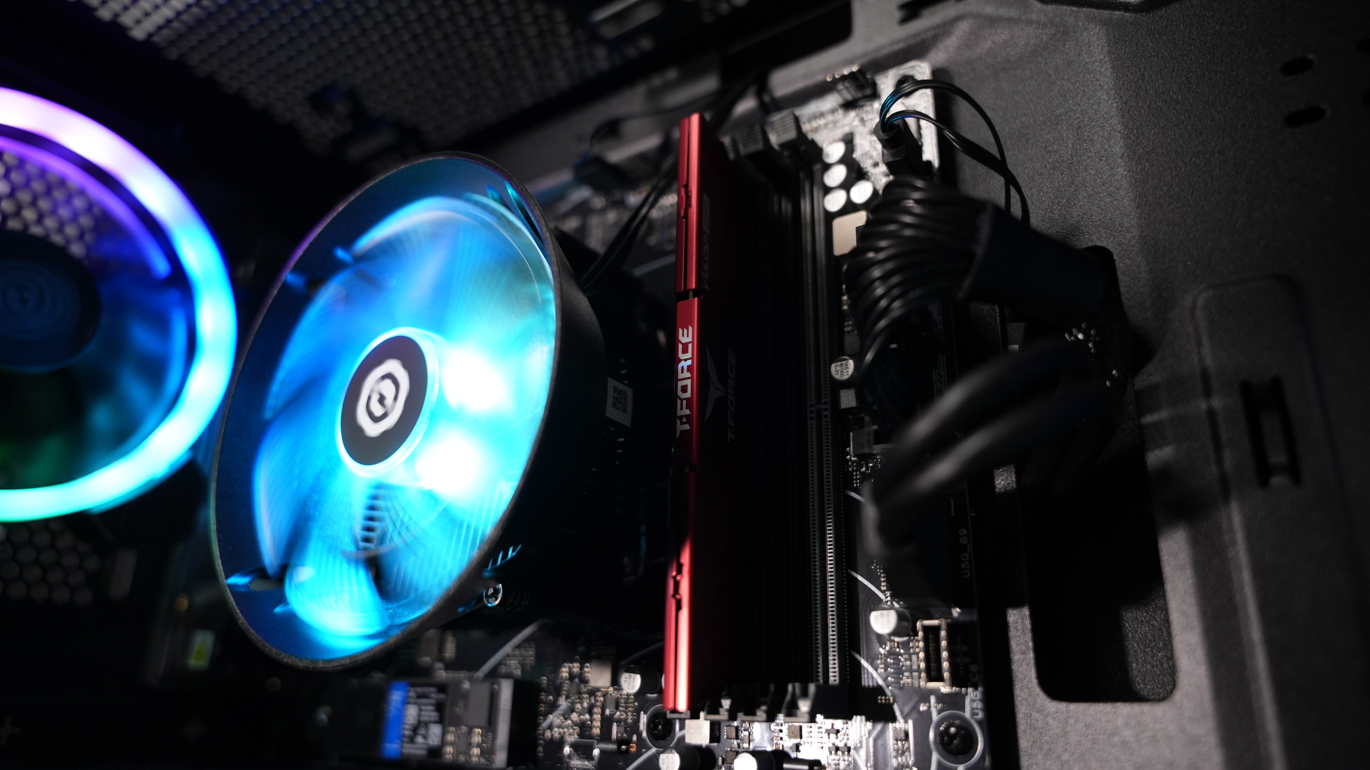 Ryzen 5 7600 + RX 7600 Gaming PC