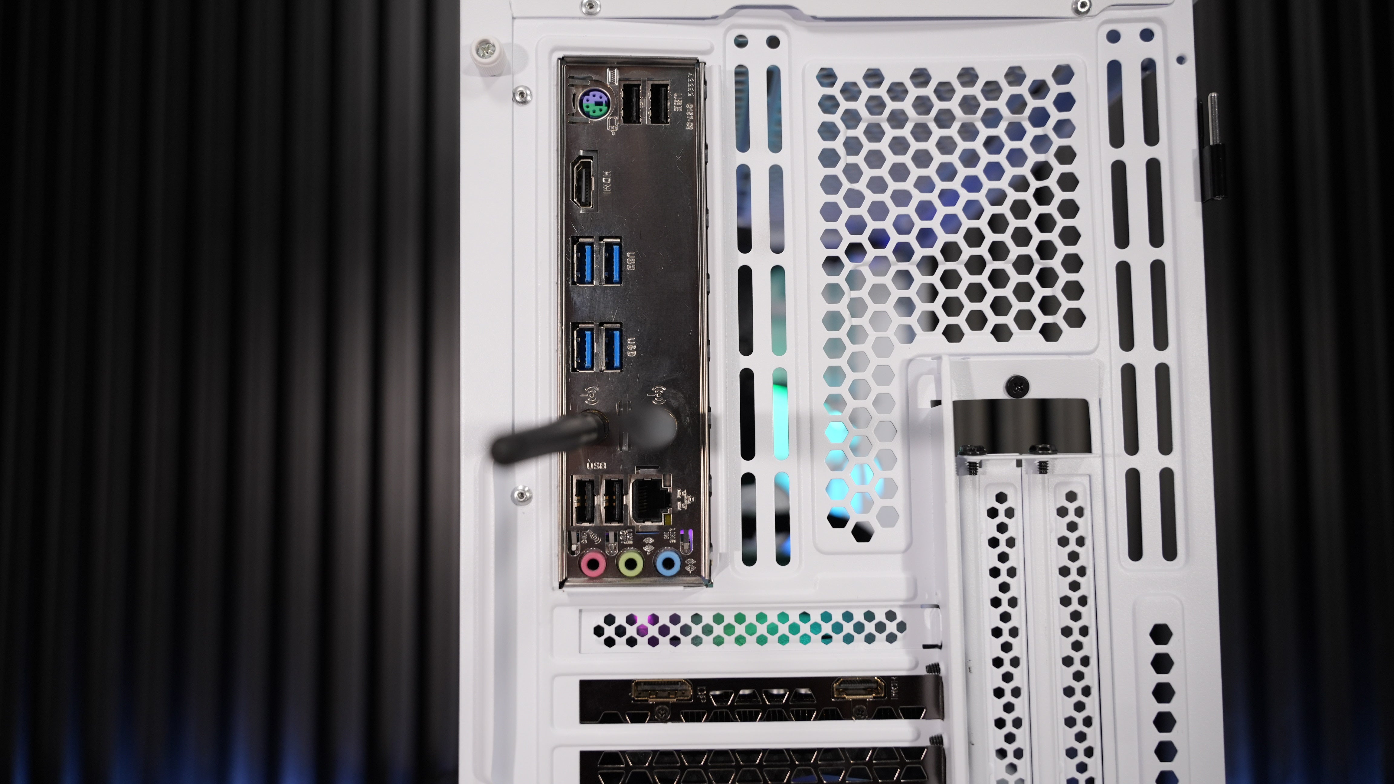 Ryzen 5 5600G + RX 6500XT Gaming PC