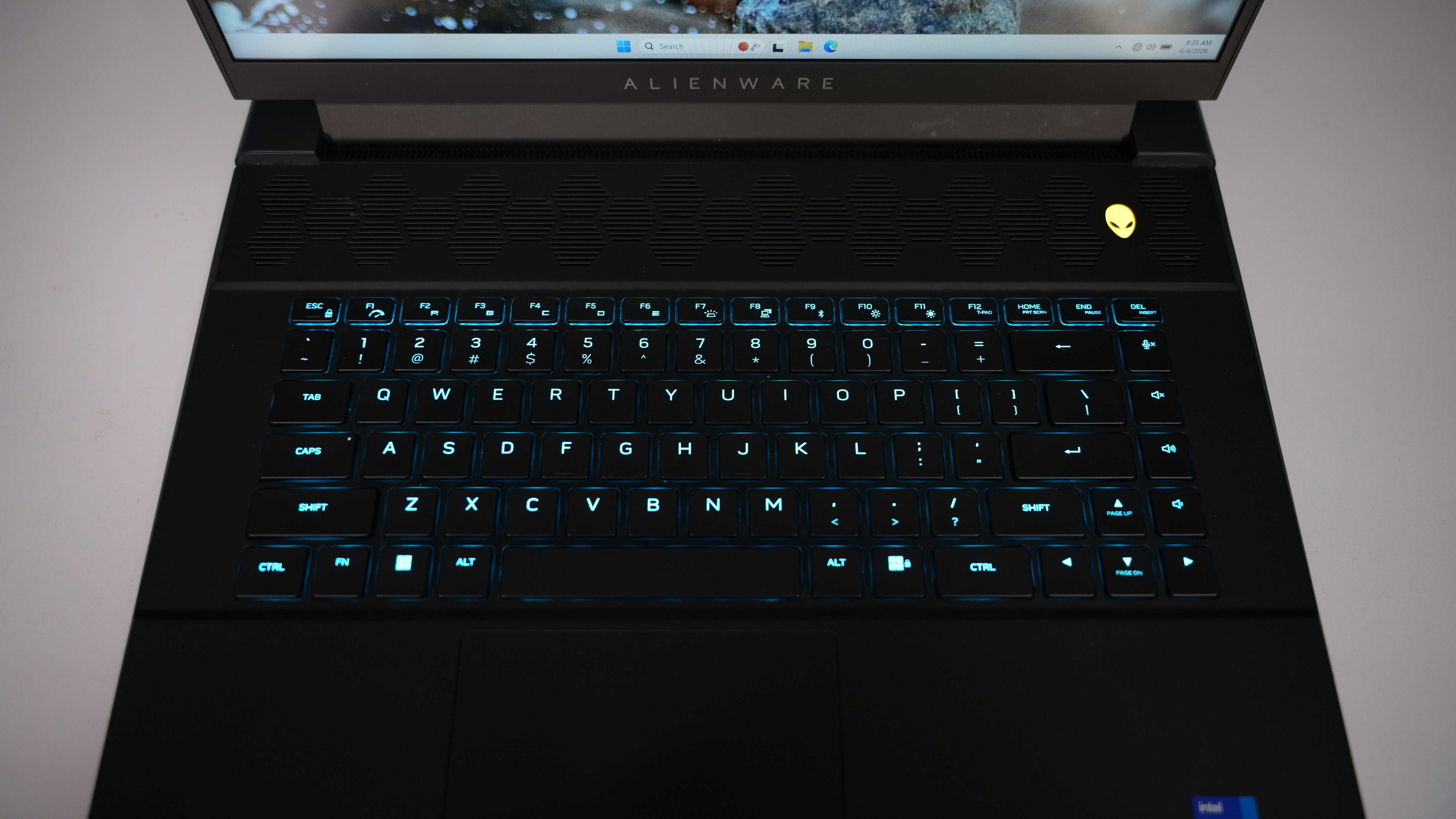 Intel i7 13700HX + RTX 4070 Gaming Laptop