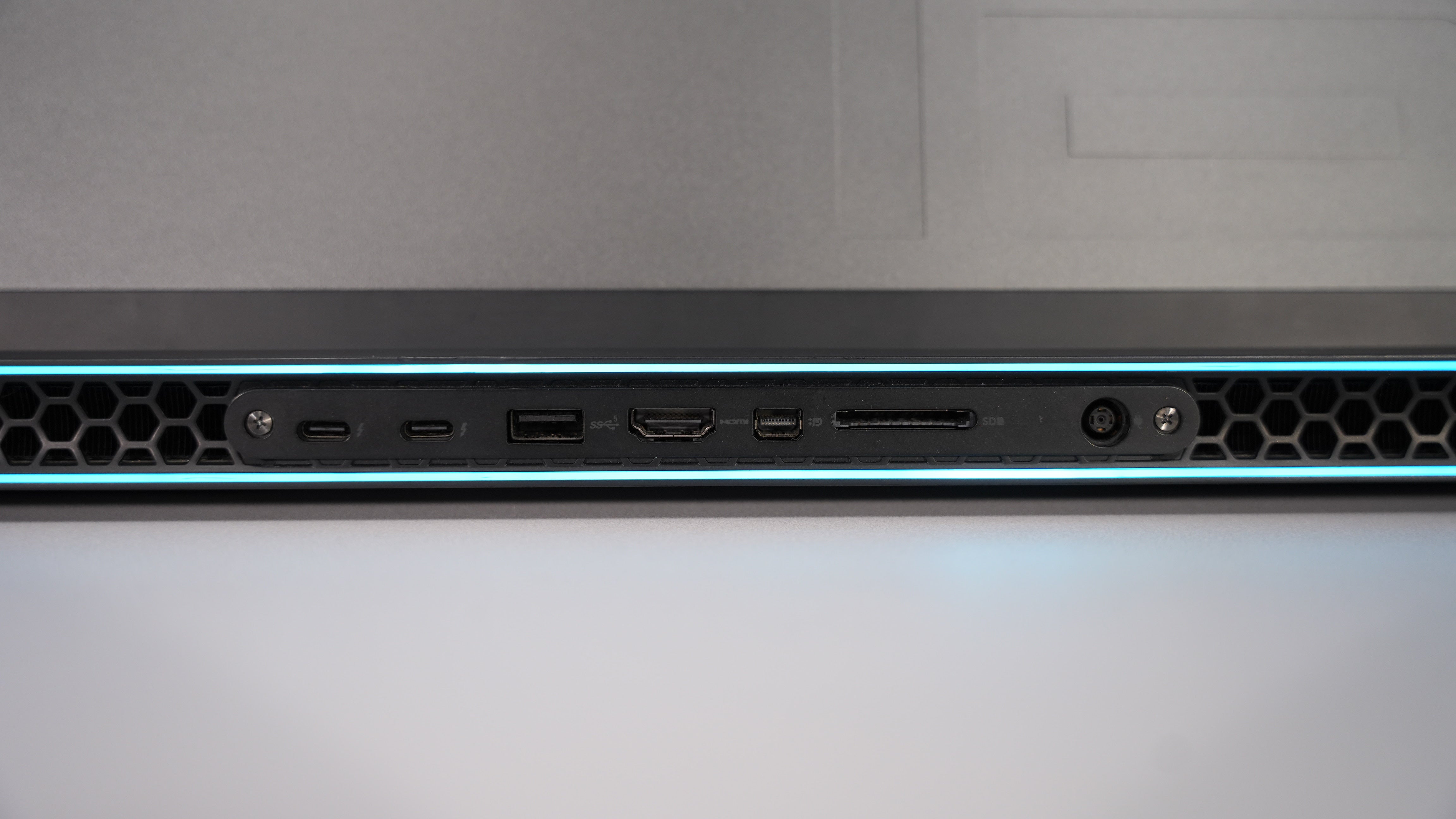 Intel i7 13700HX + RTX 4070 Gaming Laptop