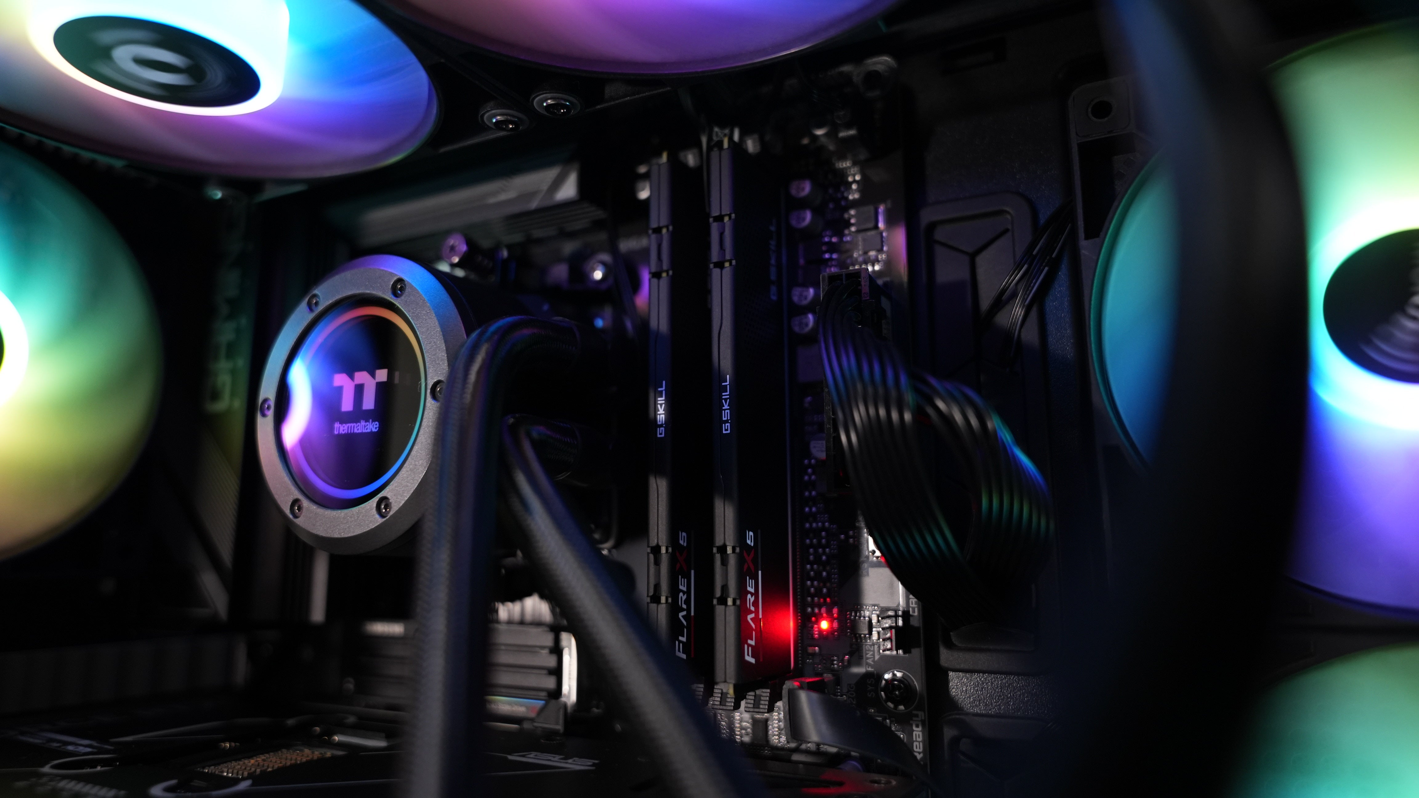Ryzen 7 7700X + RTX 5070 Gaming/Streaming PC