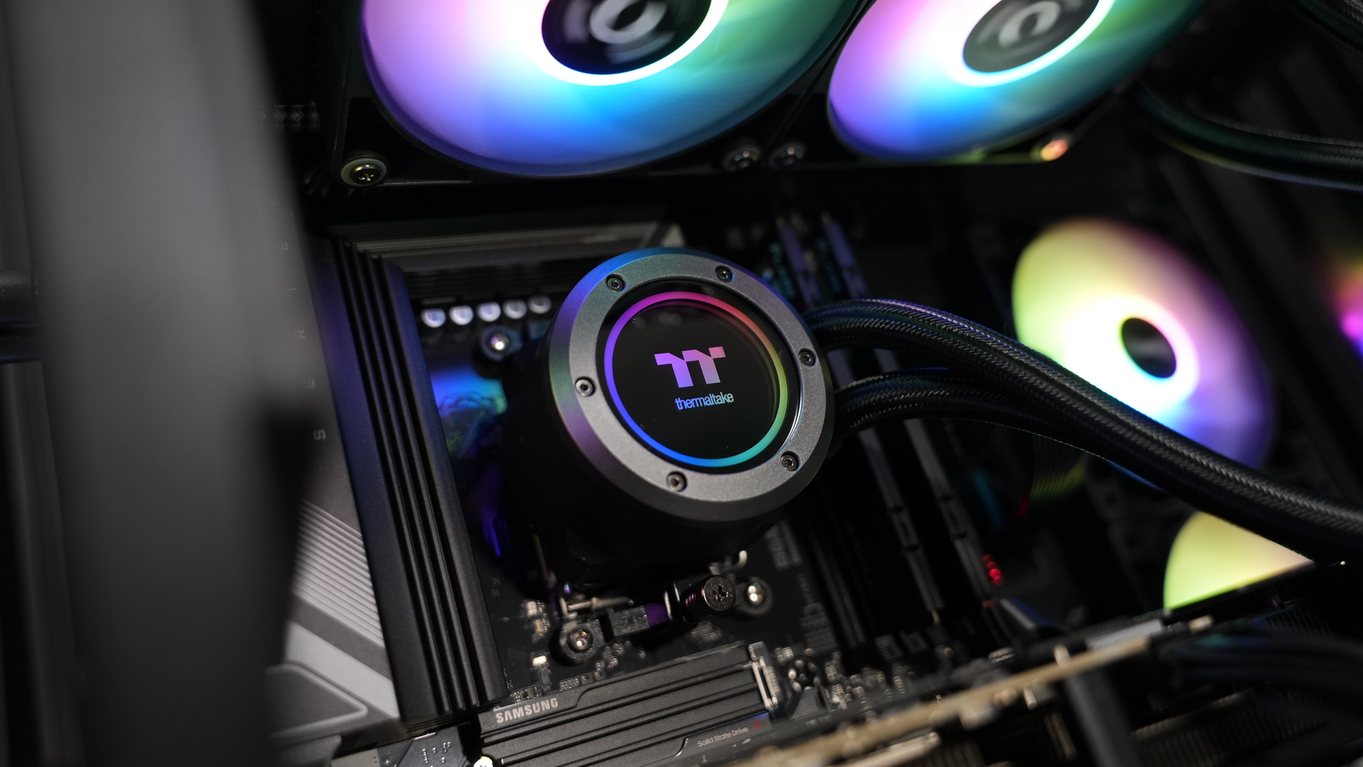 Ryzen 7 7700X + RTX 5070 Gaming/Streaming PC