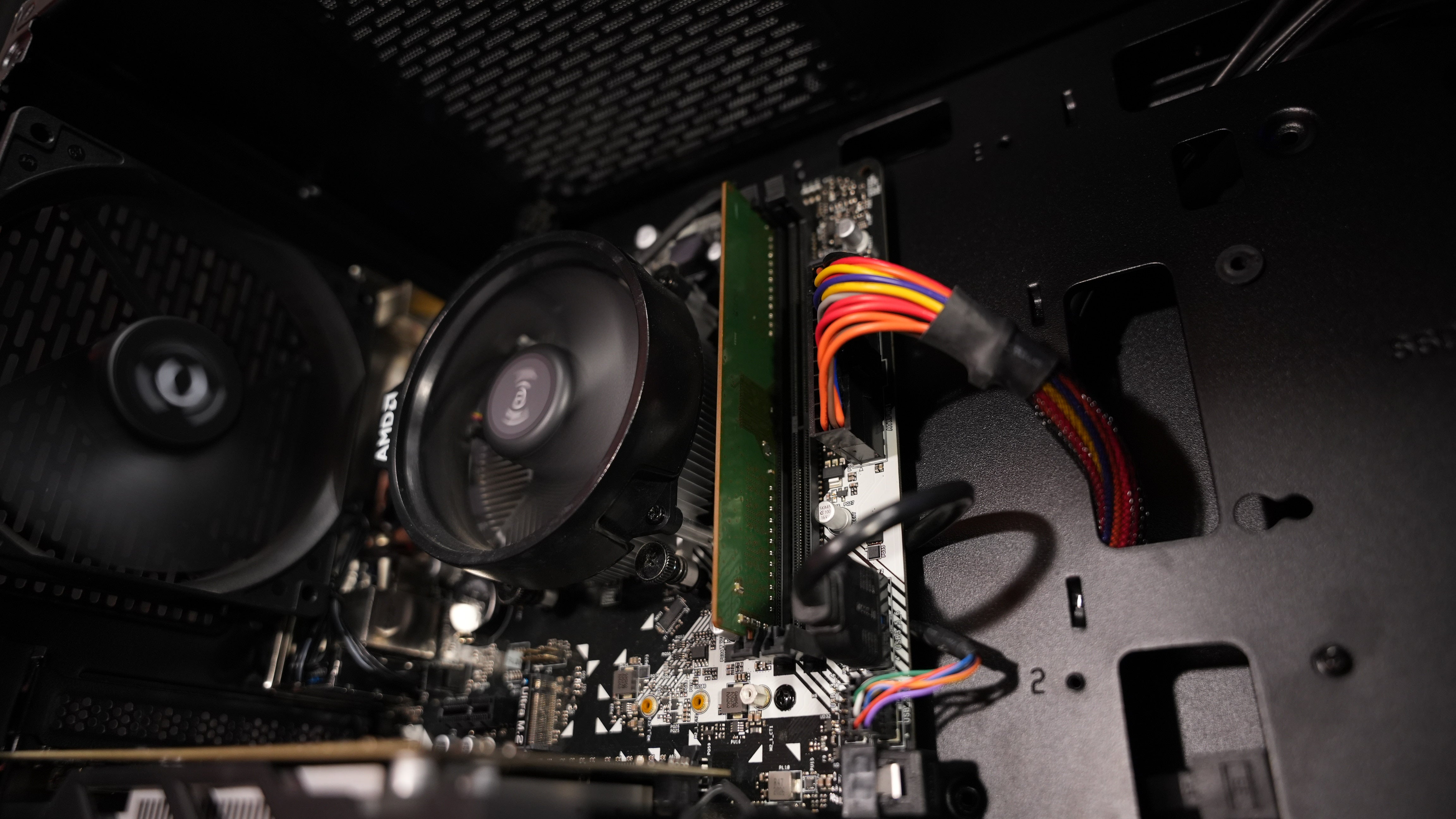 Ryzen 3 3300 + RX 460 Budget Esports PC