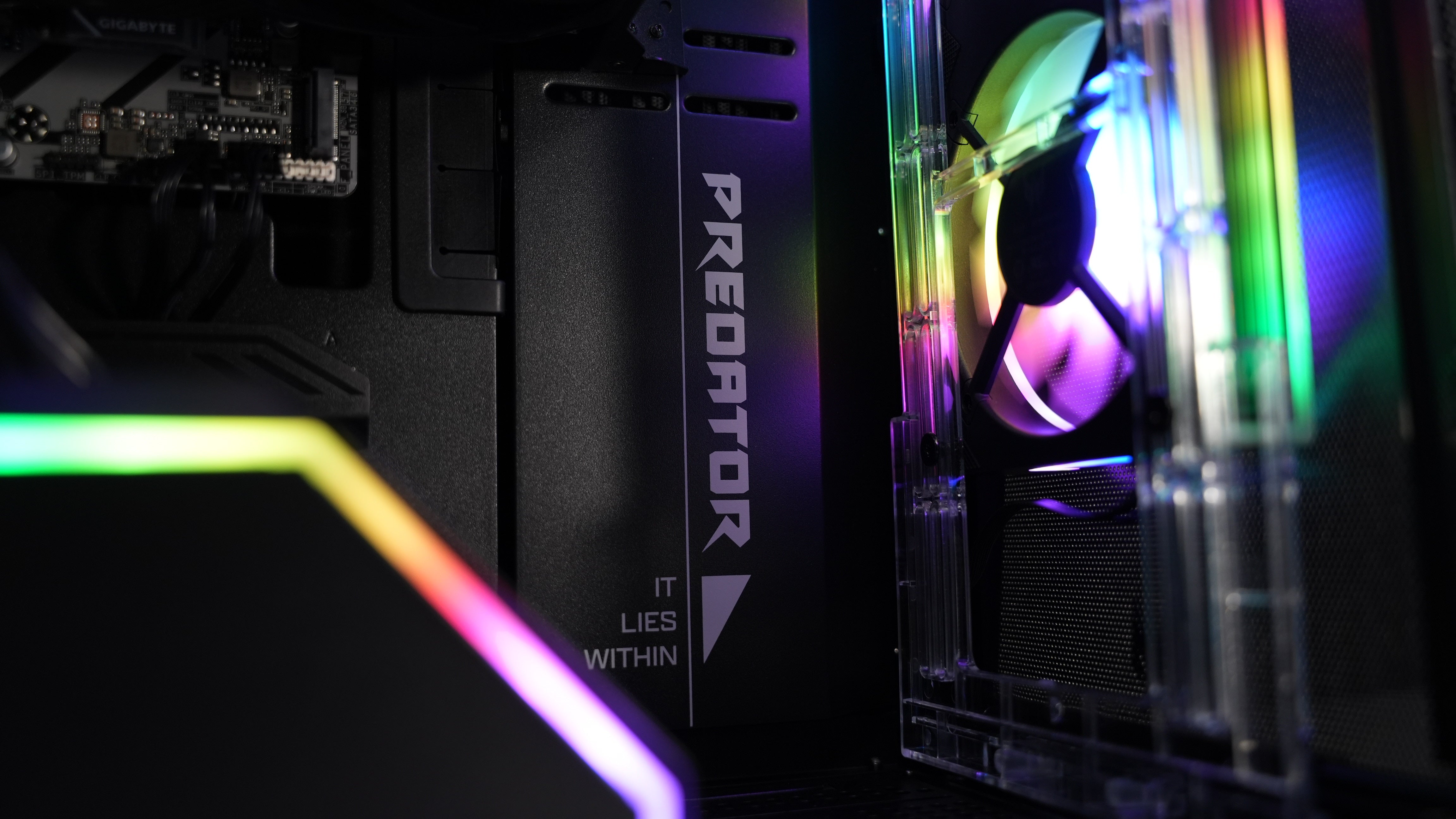 Intel Core Ultra 7 265KF + RTX 5070 Ti Gaming PC Prebuilt