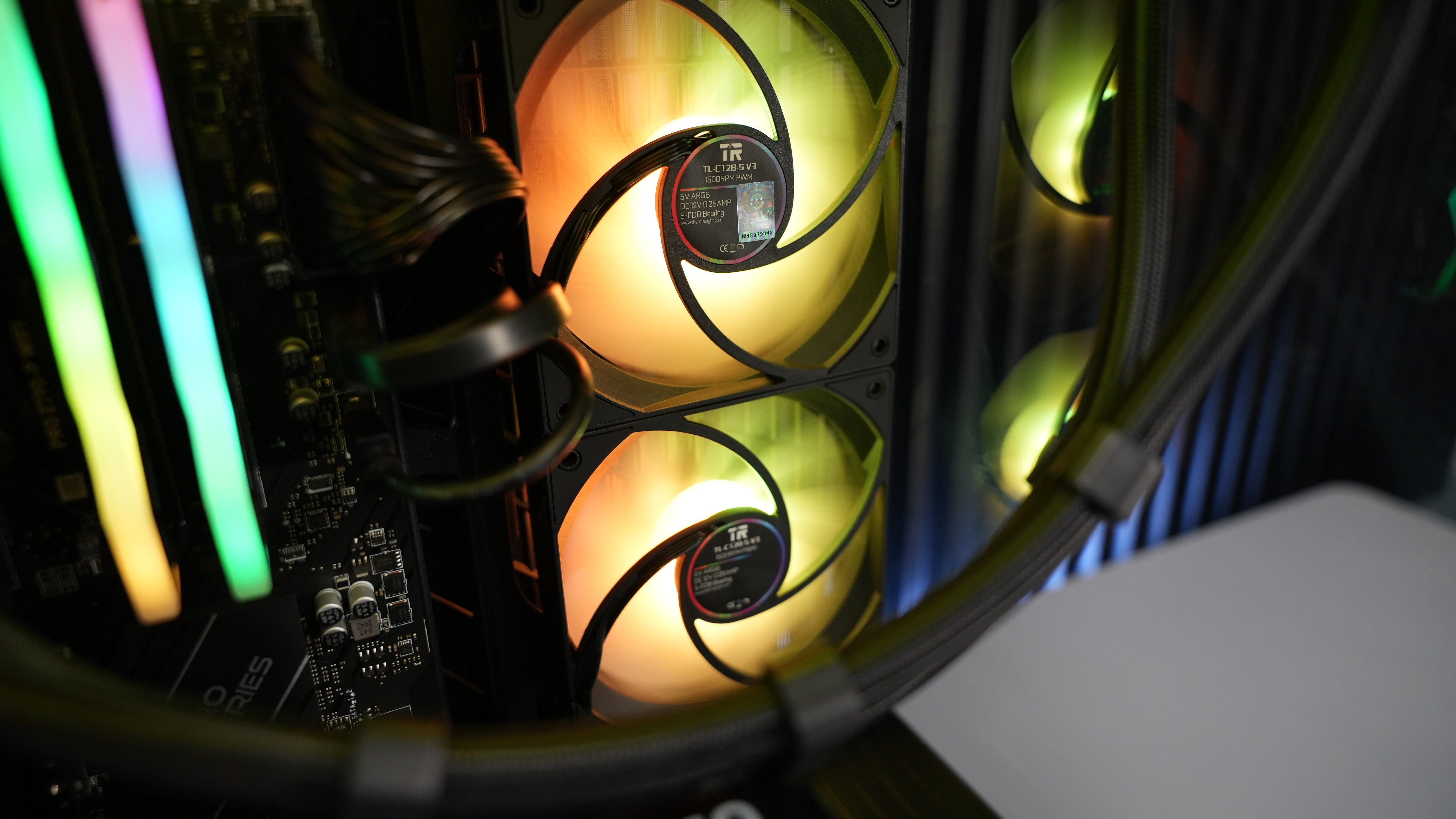 Intel i7 14700KF + RTX 5070 Gaming/Streaming PC