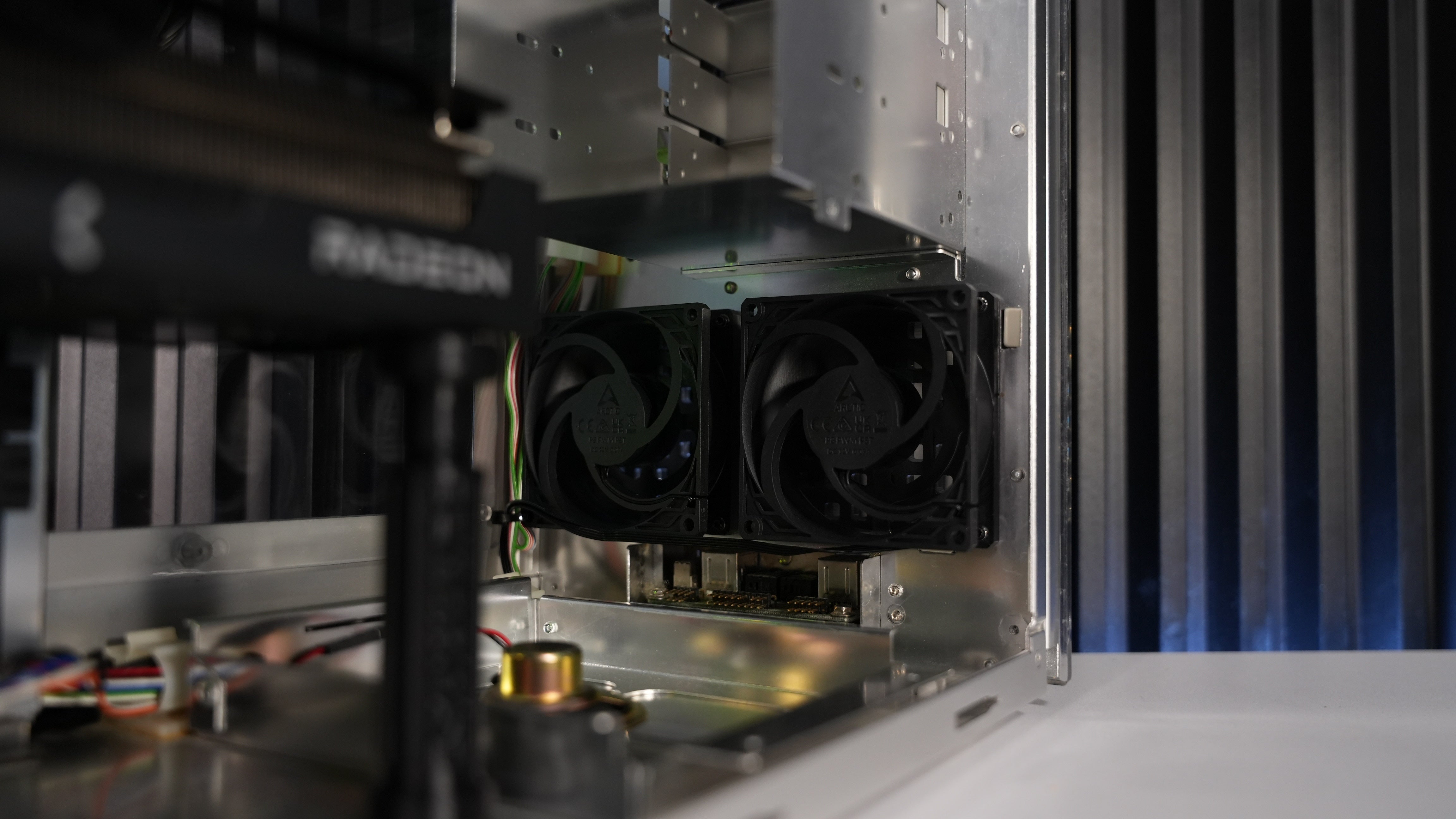 Intel Ultra 5 250K Plus + RX 9070 Custom Gaming PC