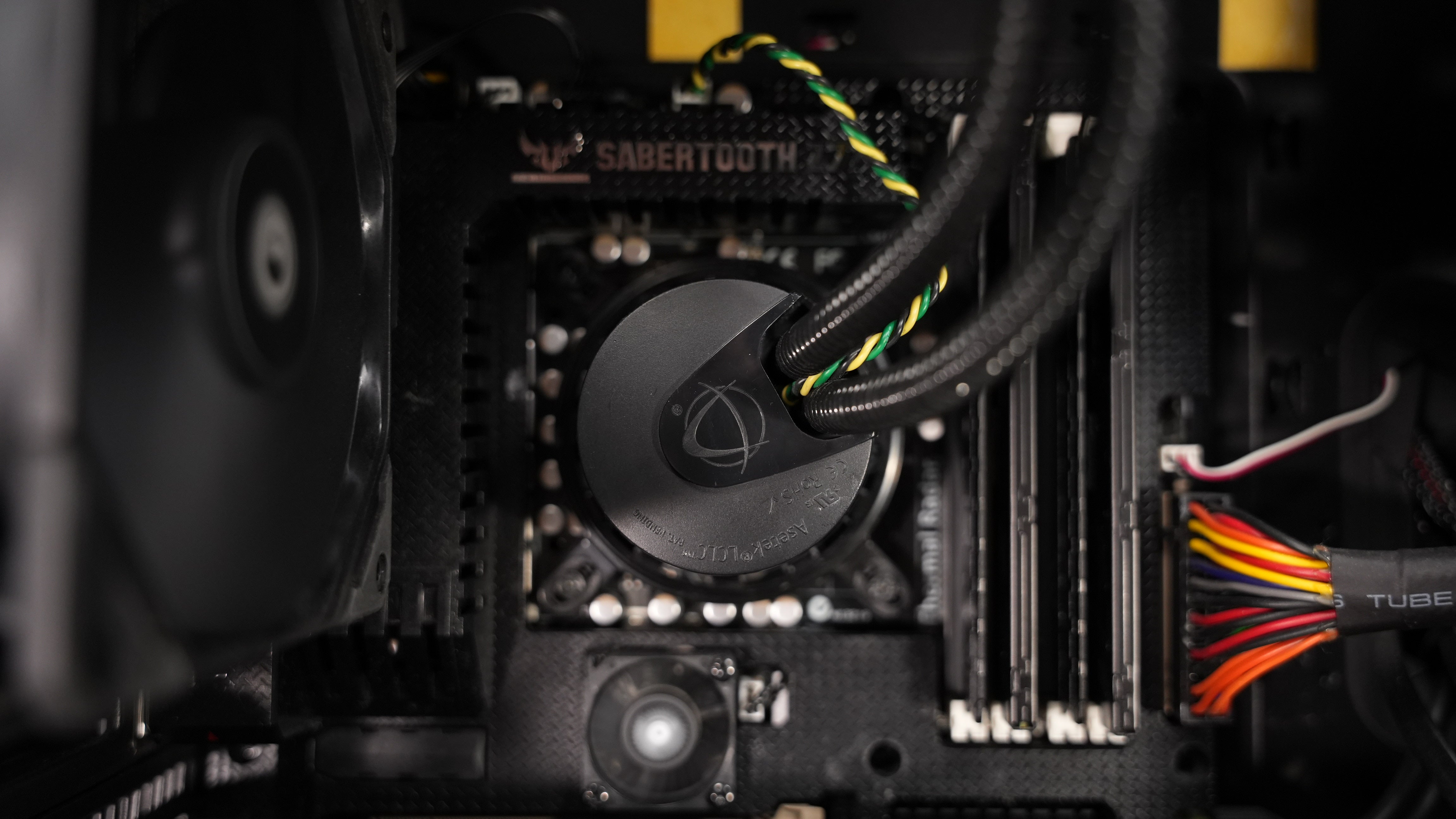 Intel i7 3770K + GTX 1060 Budget Gaming PC