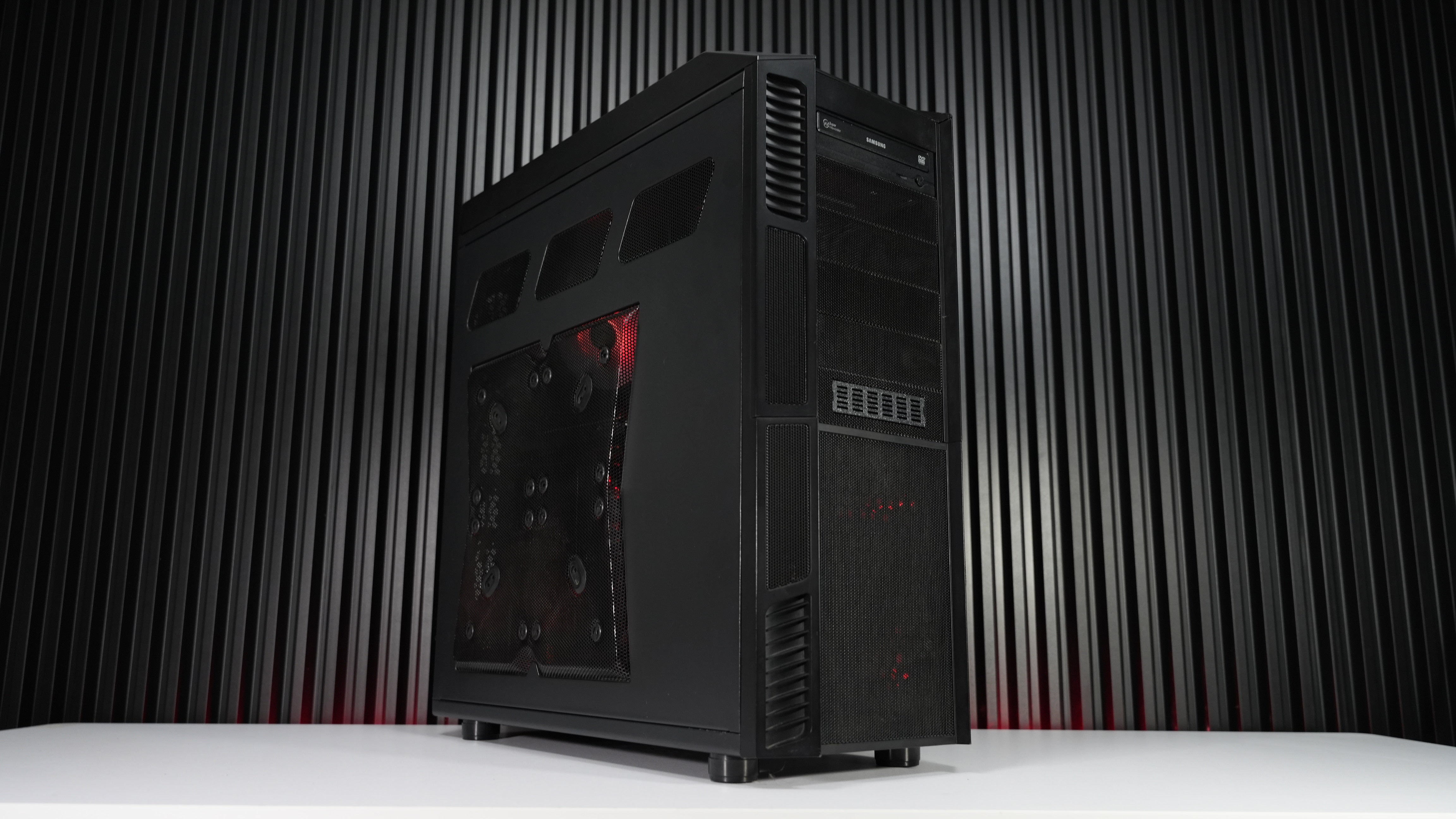 Intel i7 4790 + GTX 1080 Gaming PC