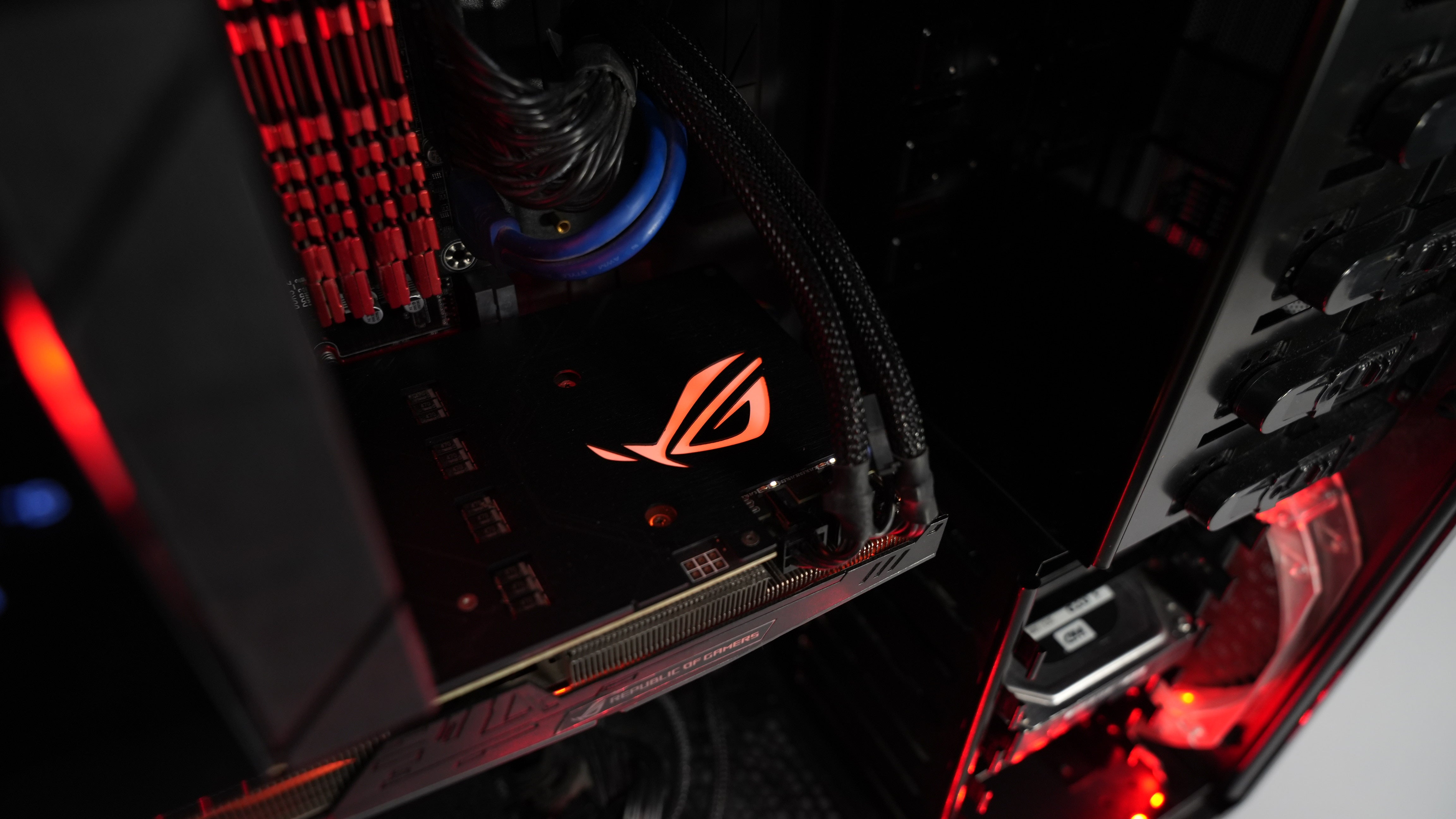 Intel i7 4790 + GTX 1080 Gaming PC