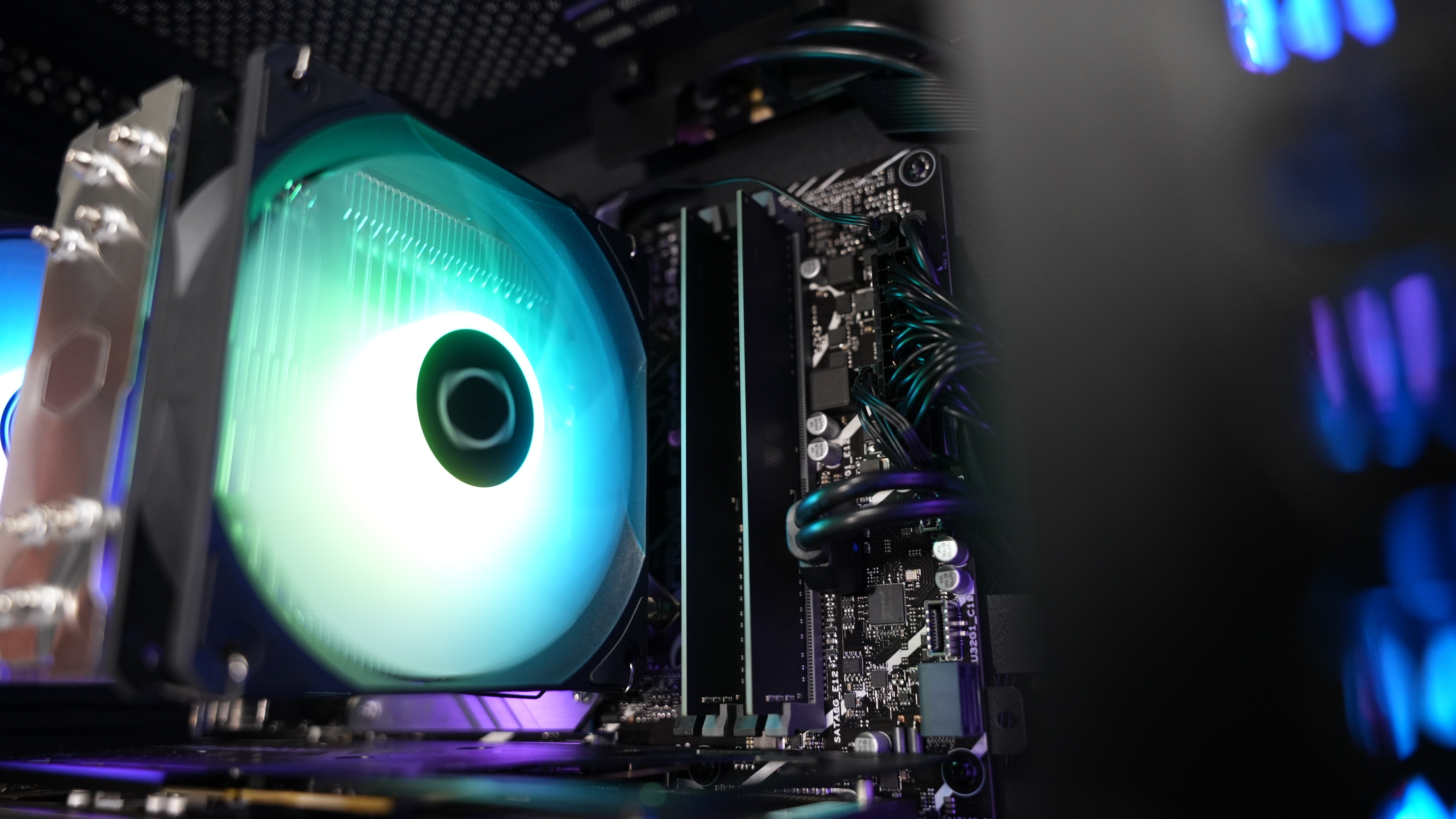 Intel i5 14400F + Intel Arc B580 Gaming PC