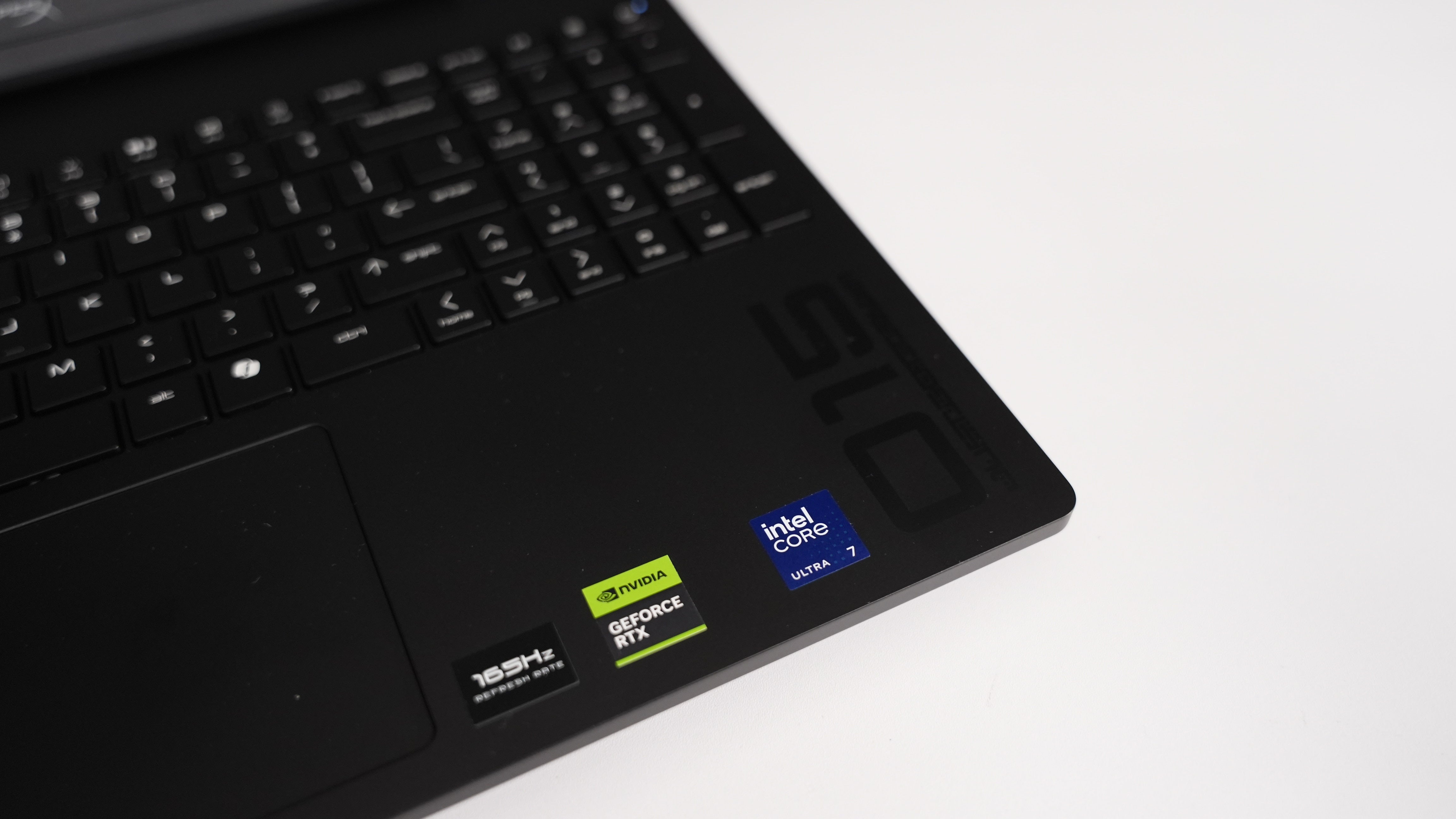 Intel Ultra 7 255HX + RTX 5060 Gaming Laptop