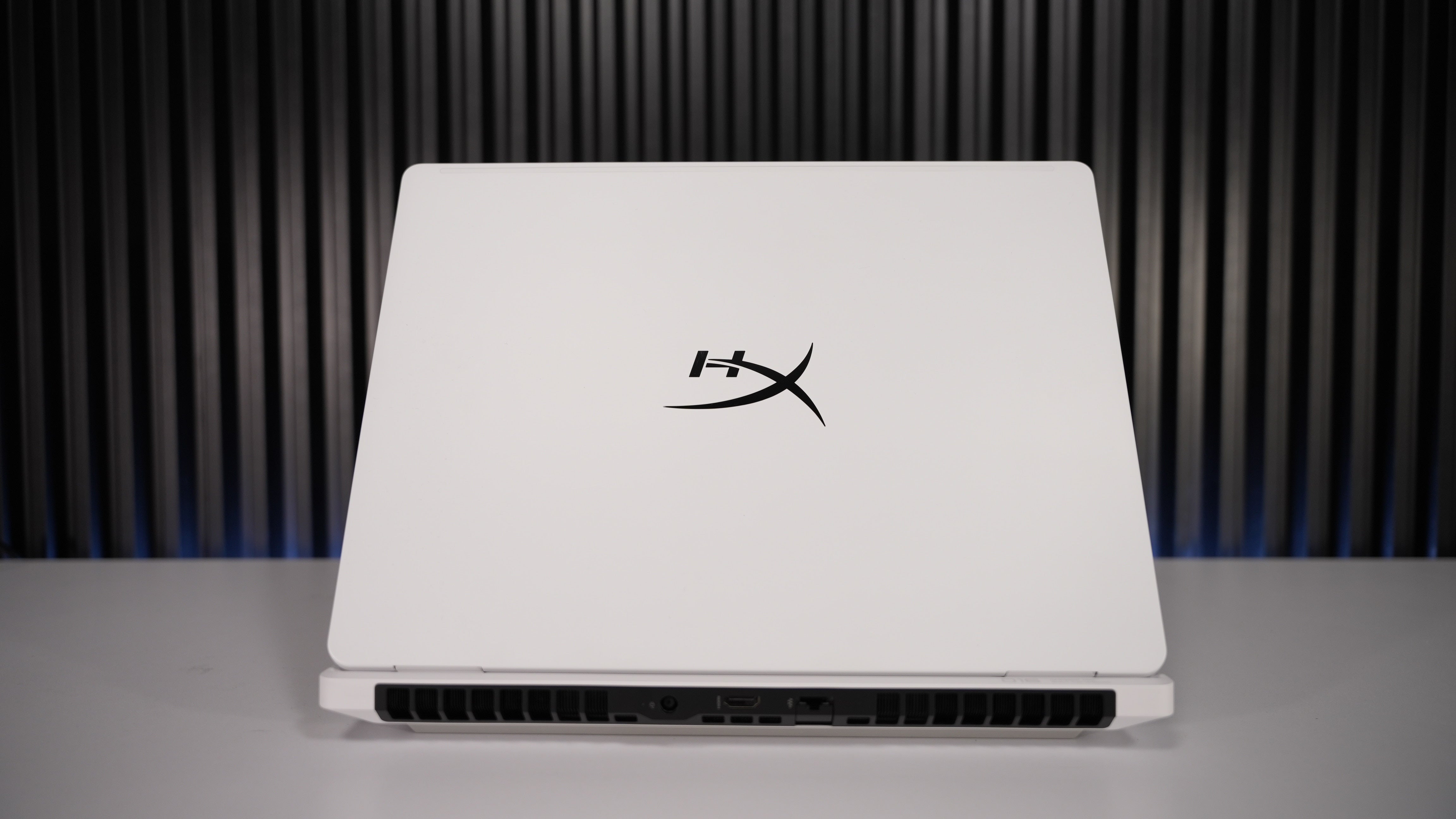 Intel Ultra 9 290HX + RTX 5090 Gaming Laptop