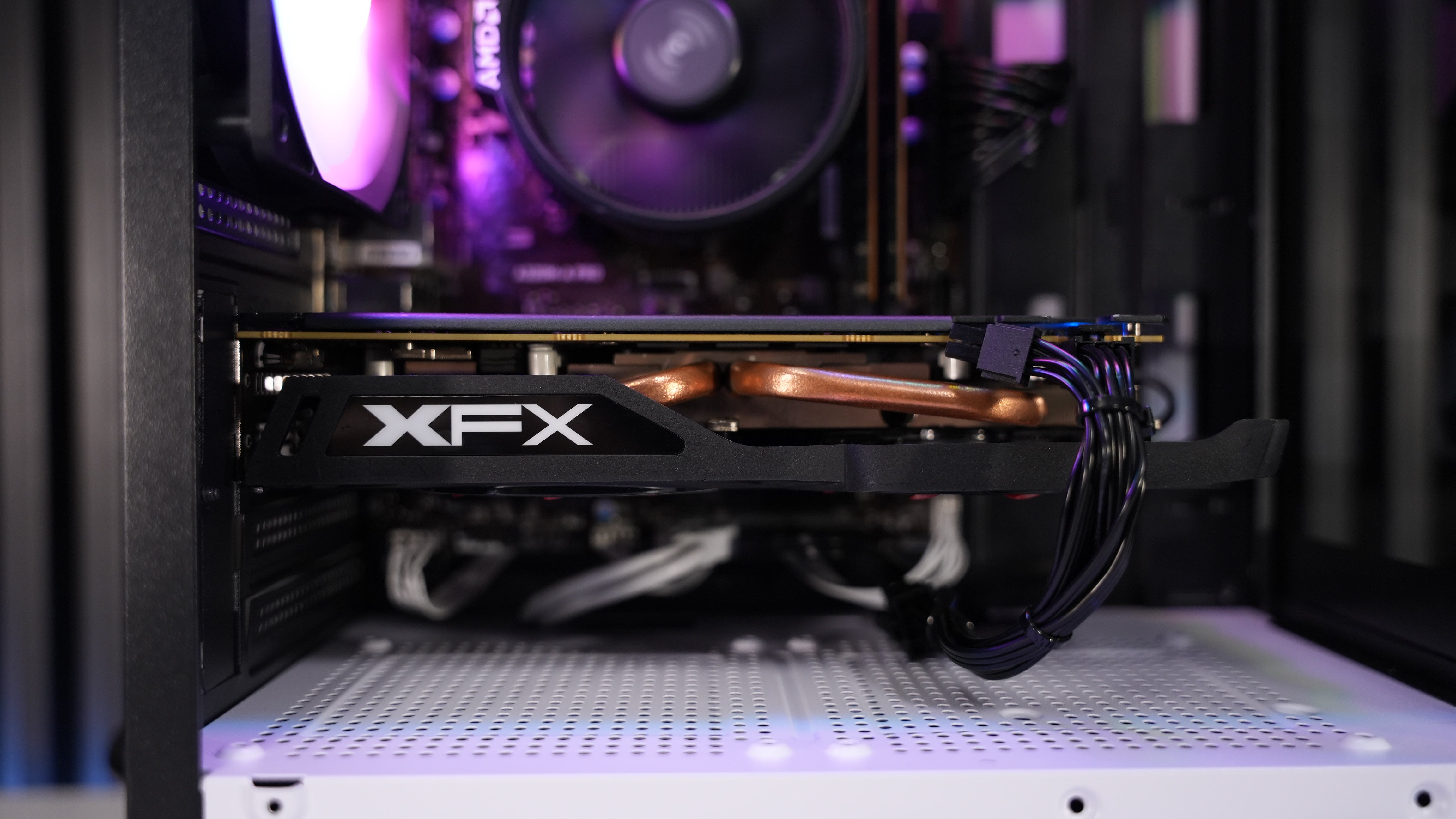 Ryzen 3 2200G + RX 470 Budget Gaming PC