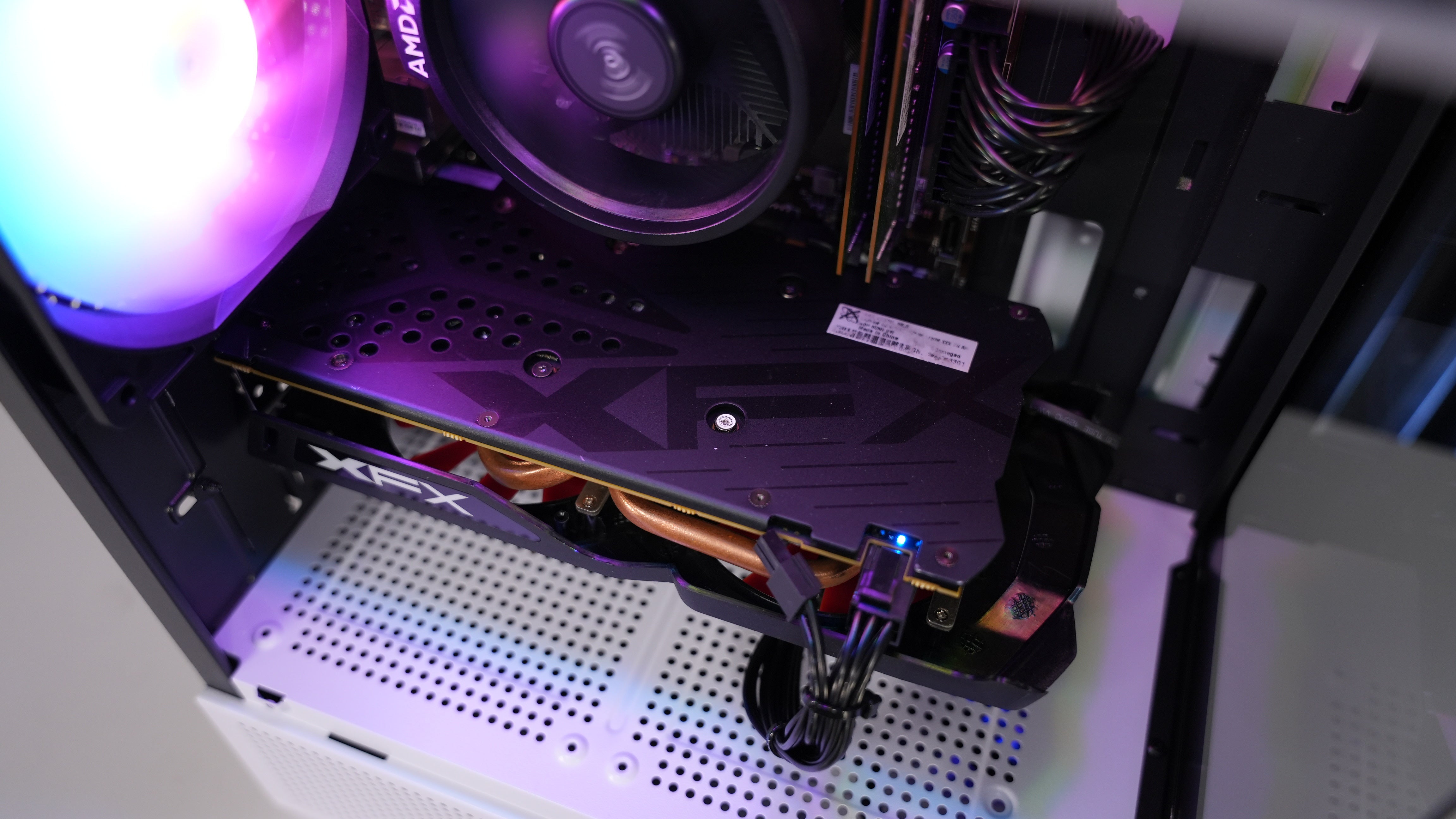 Ryzen 3 2200G + RX 470 Budget Gaming PC