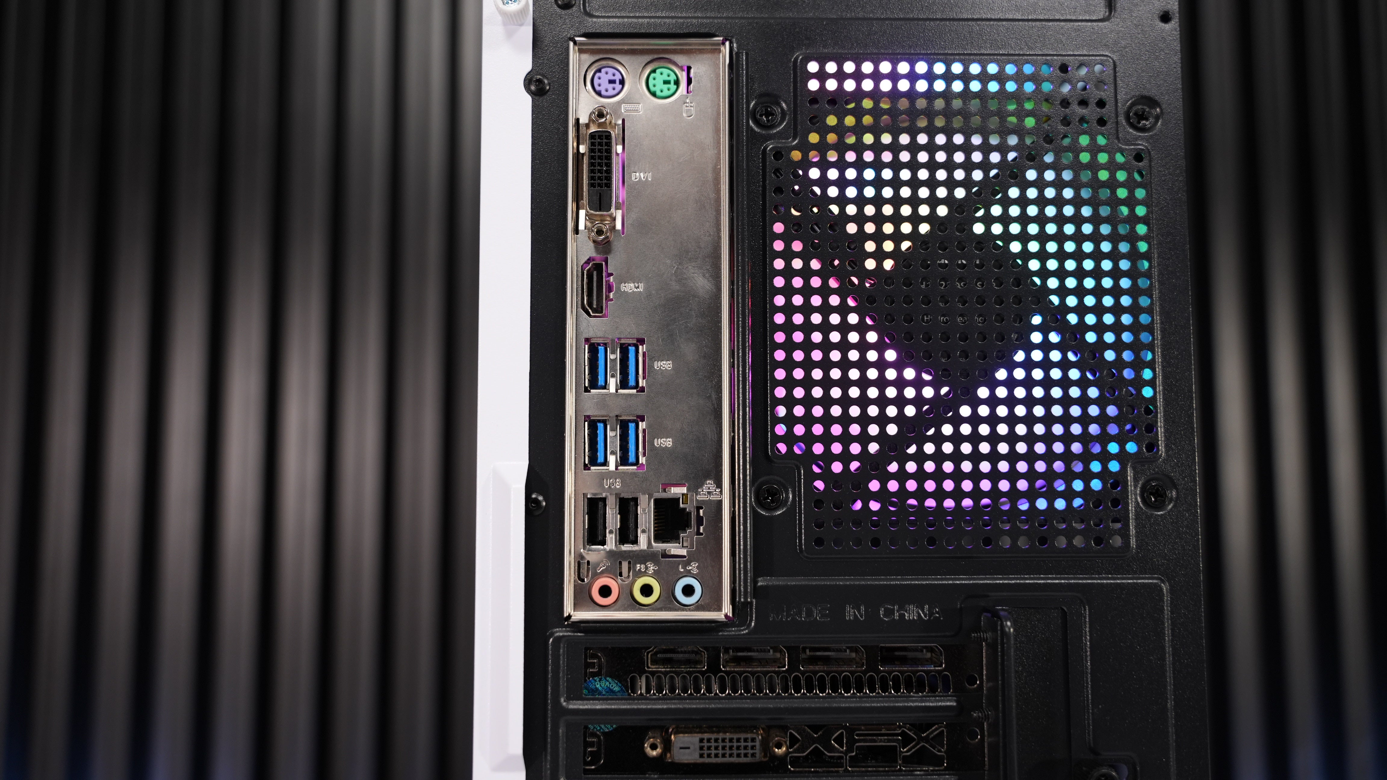 Ryzen 3 2200G + RX 470 Budget Gaming PC