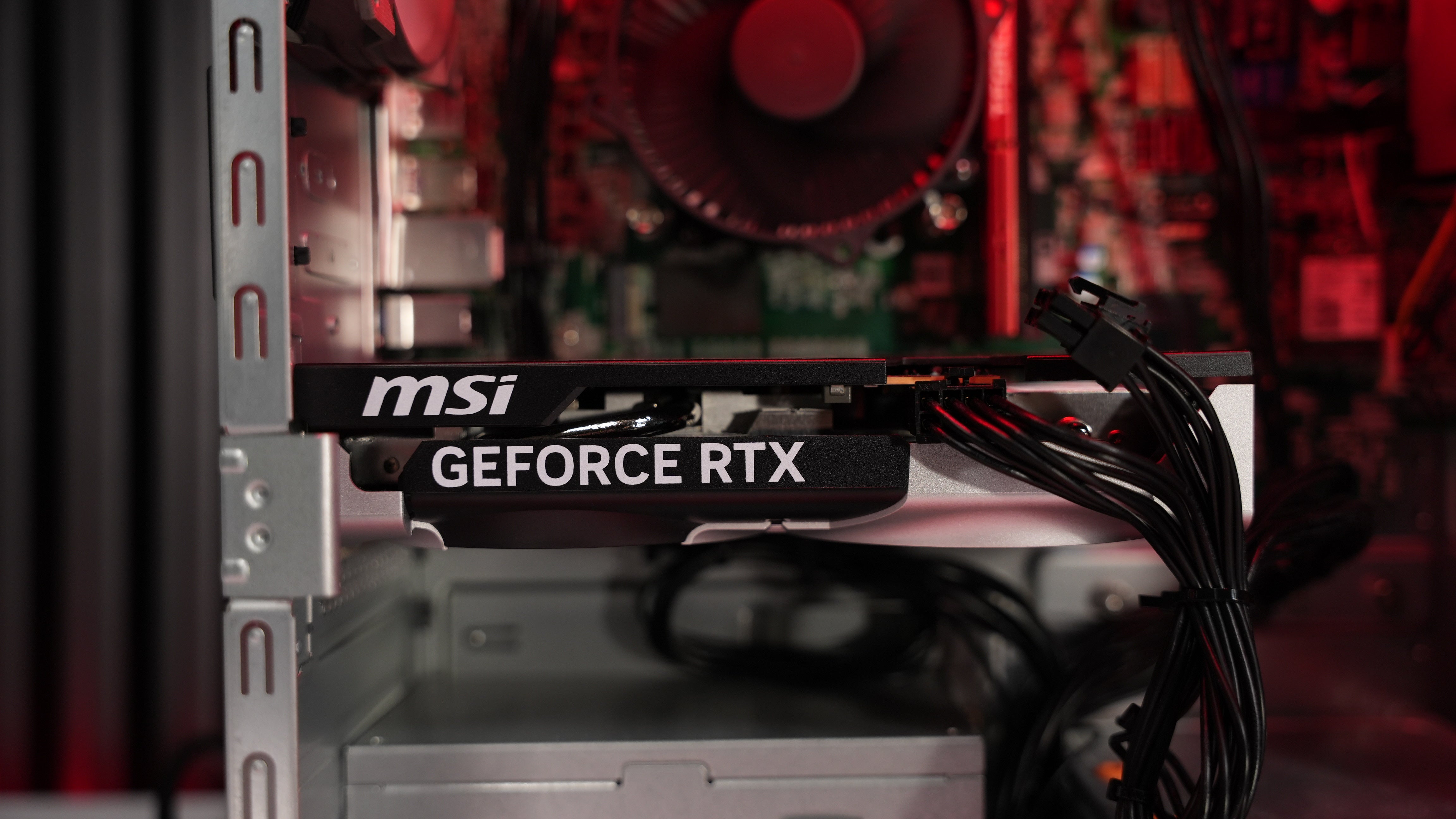 Intel i5 14400F + RTX 5060 Gaming PC