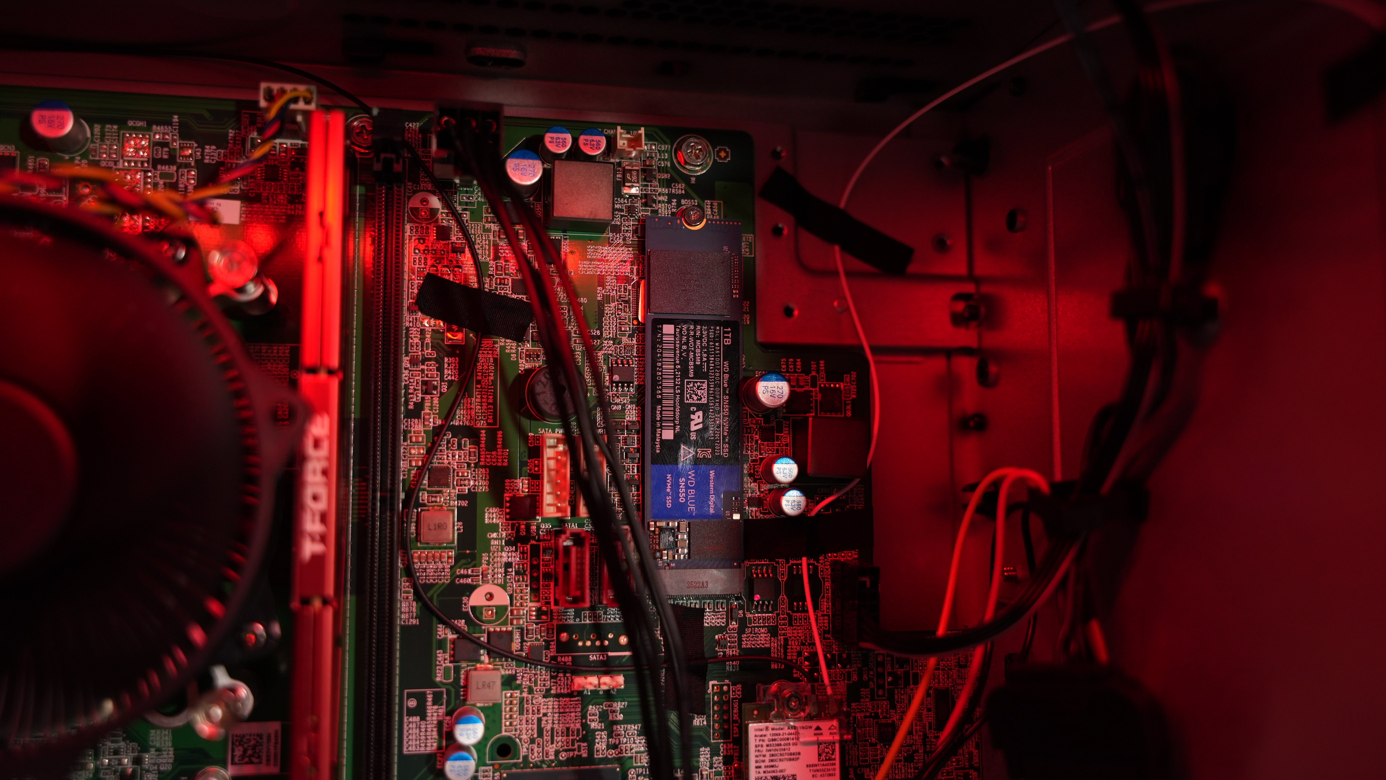 Intel i5 14400F + RTX 5060 Gaming PC