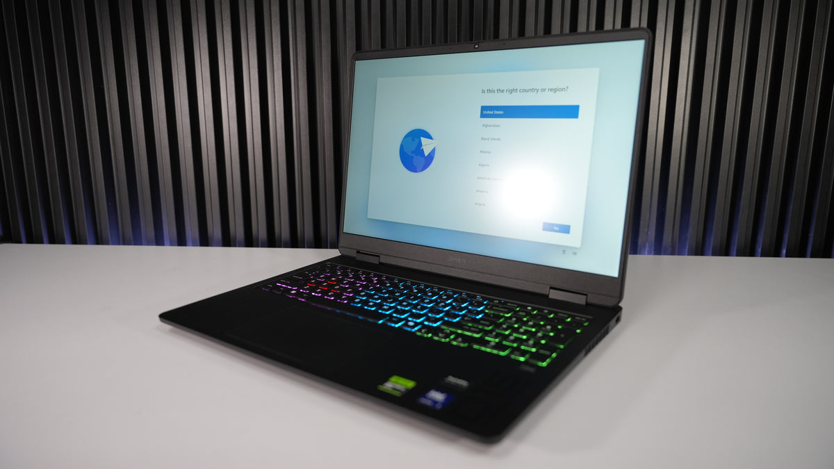Intel Ultra 7 255H  + RTX 5060 Gaming Laptop