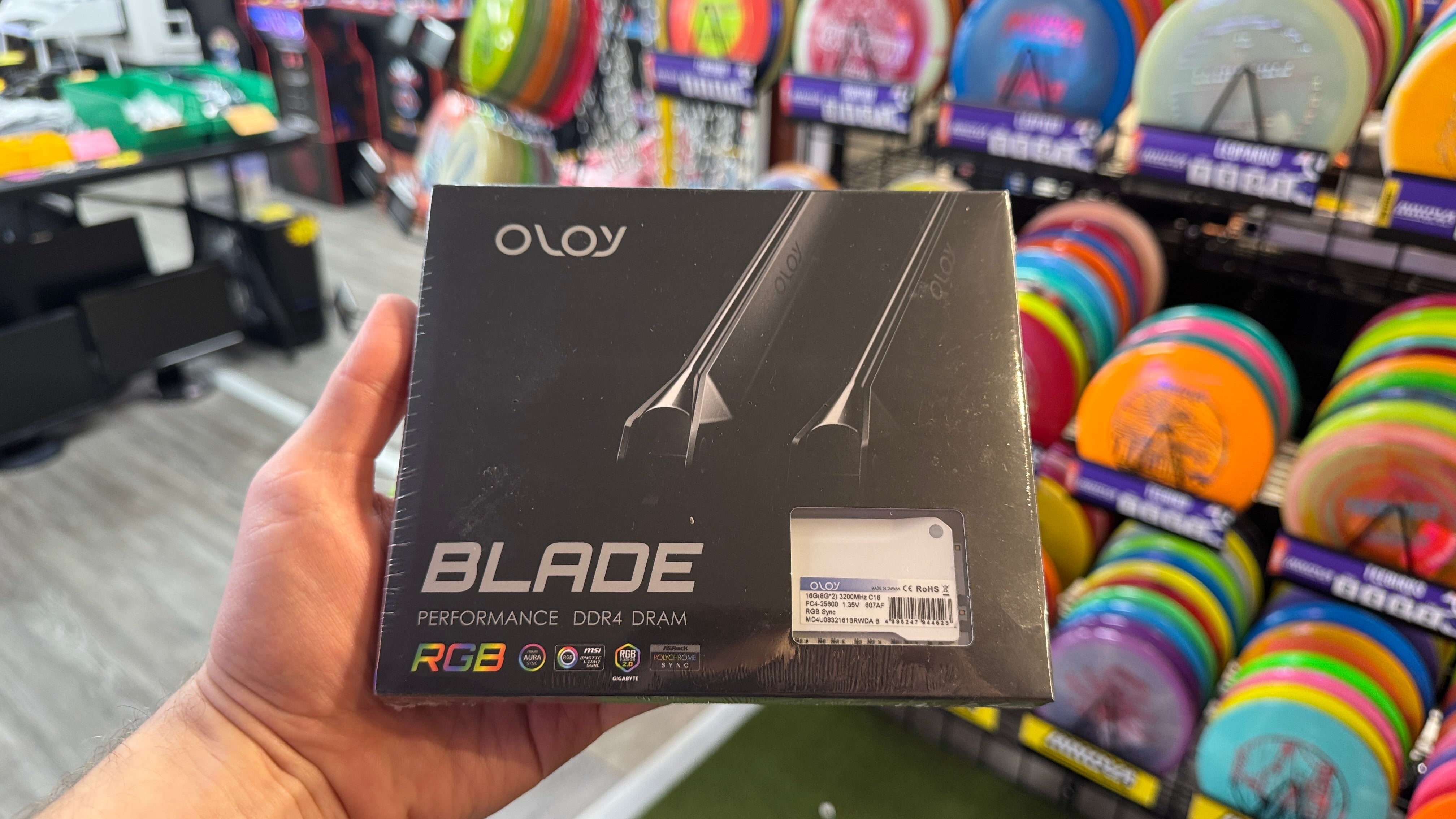 16GB OLOy Blade DDR4-3200Mhz CL16 White (2x8GB) RAM Kit